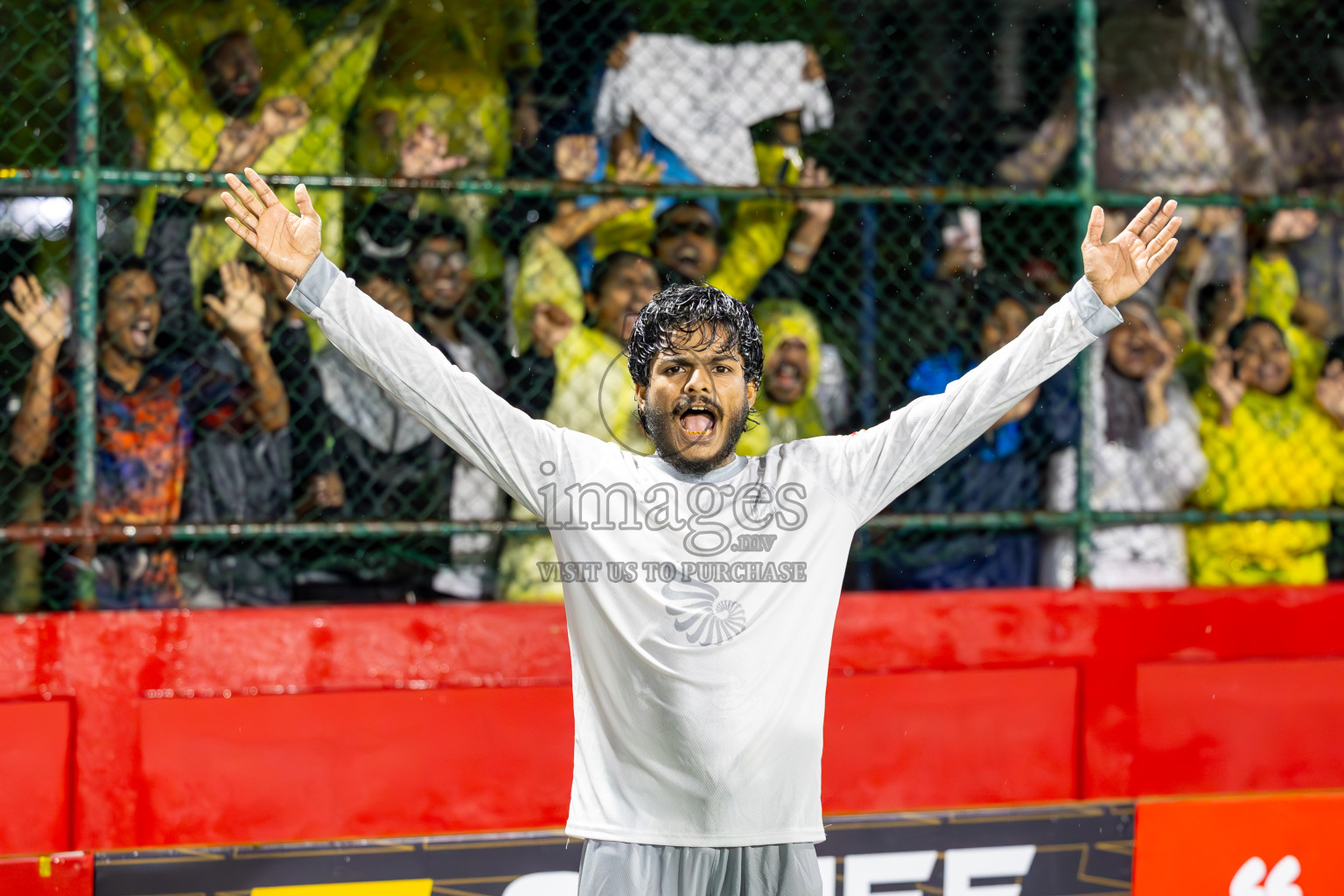 Lh Naifaru vs Lh Kurendhoo on Day 22 of Golden Futsal Challenge 2025 was held on Sunday , 26th January 2025, in Hulhumale', Maldives.
Photos: Ismail Thoriq / images.mv