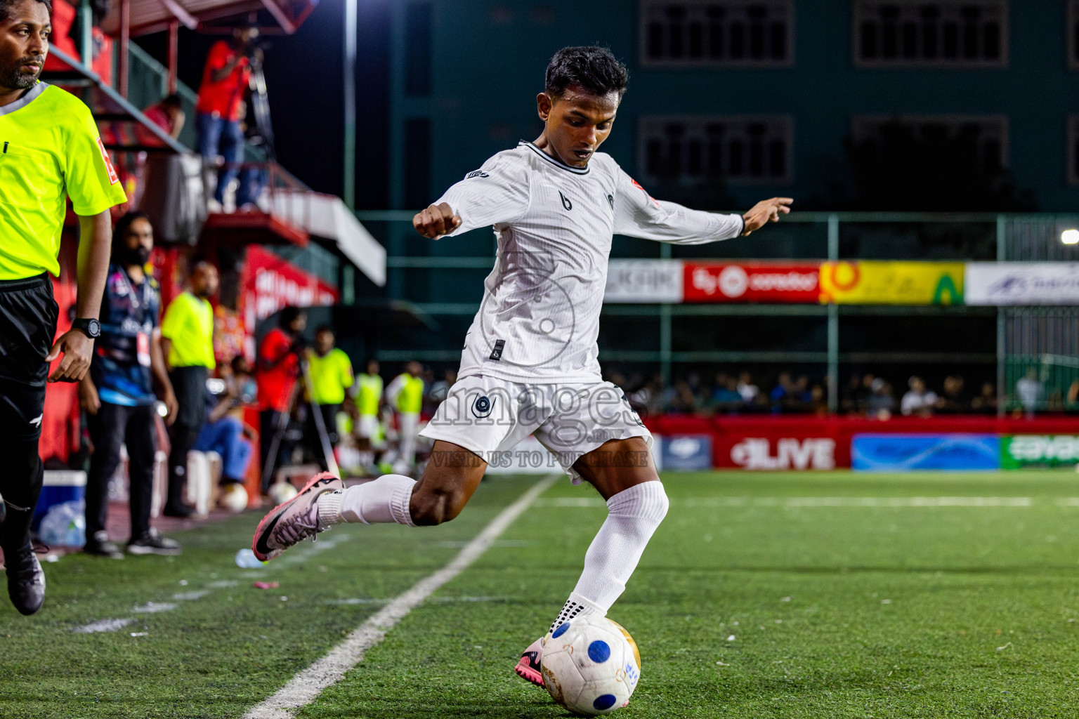 SH Kanditheemu vs R Dhuvaafaru in Zone round Day 27 of Golden Futsal Challenge 2025 was held on Friday , 31st January 2025, in Hulhumale', Maldives. Photos: Nausham Waheed / images.mv