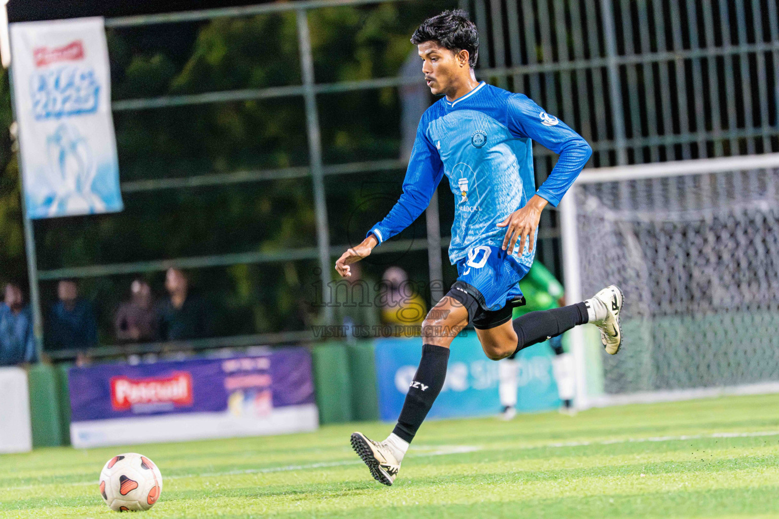 Goalhians VS Foemathi in Day 4 - Fonadhoo Youth Futsal Challenge 2025 held in Fonadhoo Futsal Stadium, L. Fonadhoo, Maldives on Wednesday, 29th October 2025 Photos: Arif Rasheed / images.mv