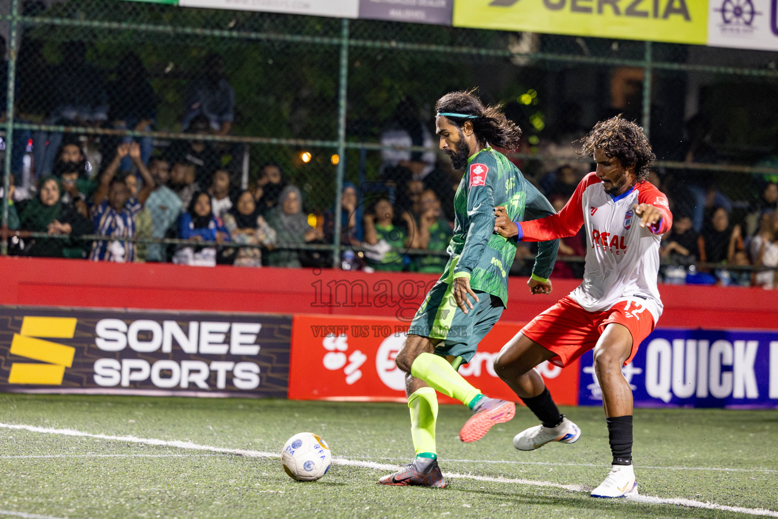 Th. Kinbidhoo VS Th. Dhiyamigili in Day 18 of Golden Futsal Challenge 2025 was held on Wednesday, 22nd January 2025, in Hulhumale', Maldives. Photos: Nausham Waheed / images.mv