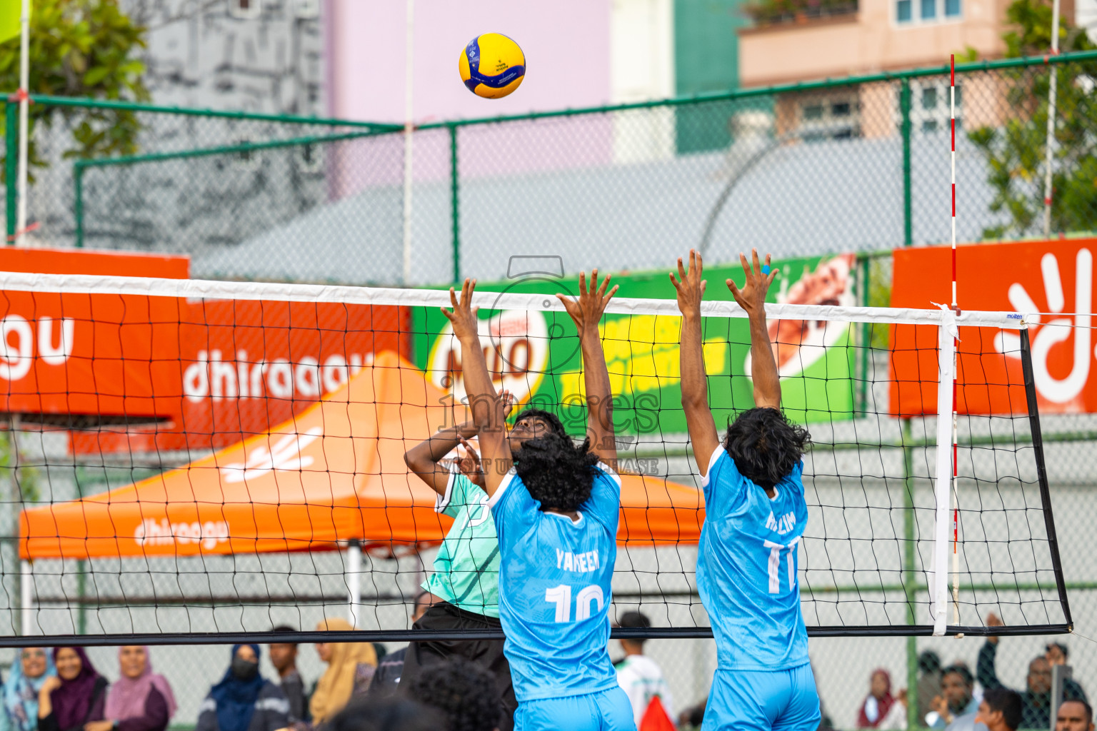 Day 5 of Interschool Volleyball Tournament 2024 was held in Ekuveni Volleyball Court at Male', Maldives on Wednesday, 27th November 2024.
Photos: Ismail Thoriq / images.mv