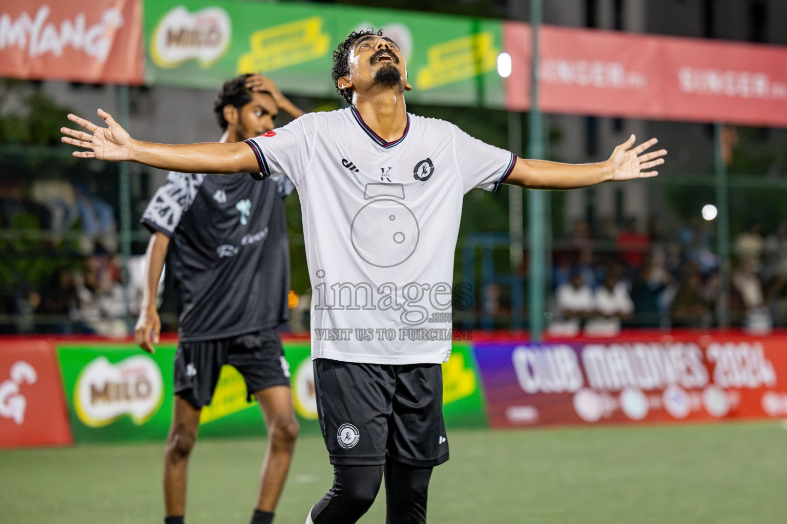 DHAAKHILY CLUB vs KULHIVARU VUZARA CLUB in Club Maldives Classic 2024 held in Rehendi Futsal Ground, Hulhumale', Maldives on Thursday, 12th September 2024. 
Photos: Hassan Simah / images.mv