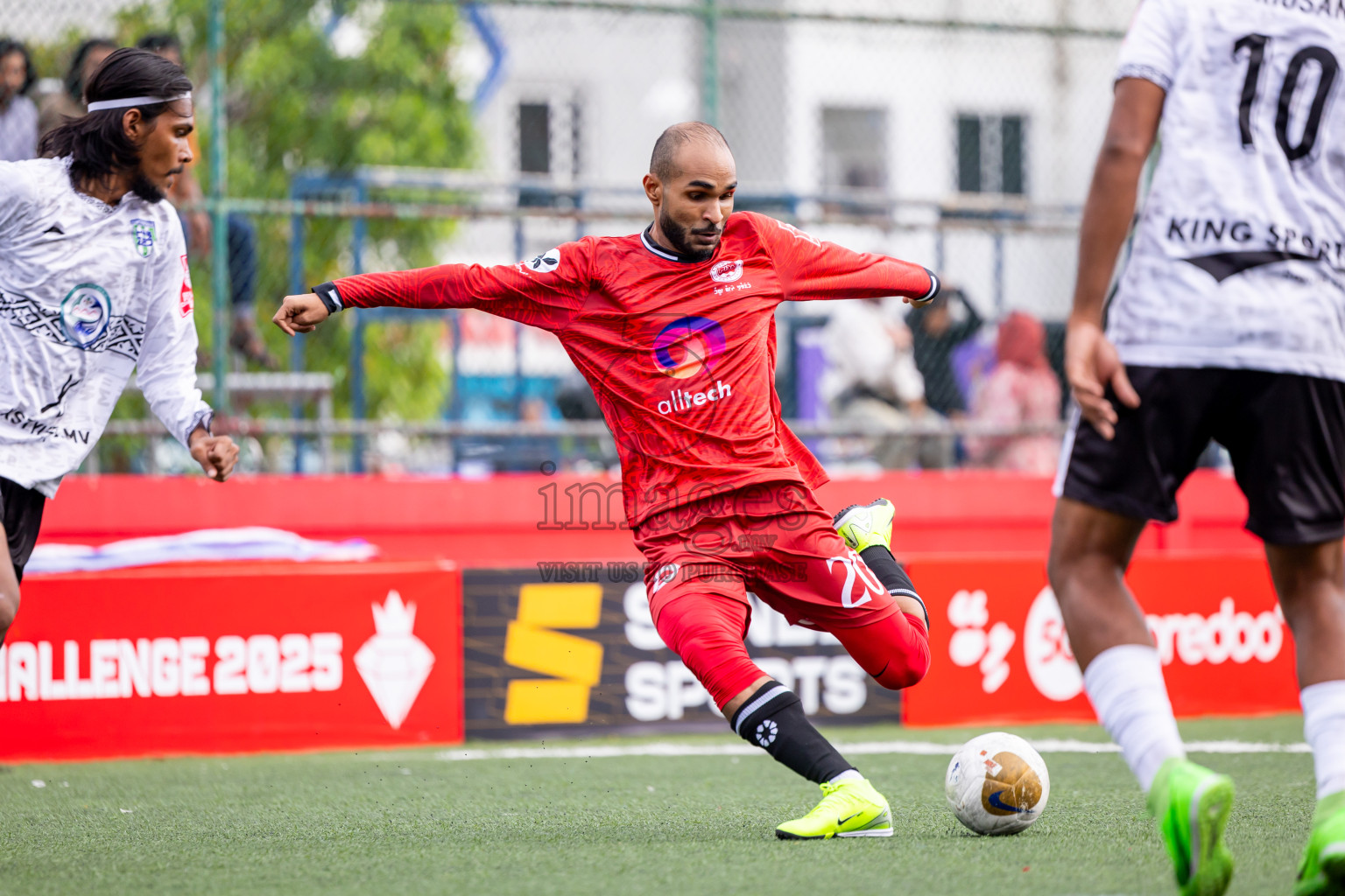 GDh Madaveli vs GDh Faresmaathodaa in Day 12 of Golden Futsal Challenge 2025 was held on Thursday, 16th January 2025, in Hulhumale', Maldives Photos: Nausham Waheed  / images.mv