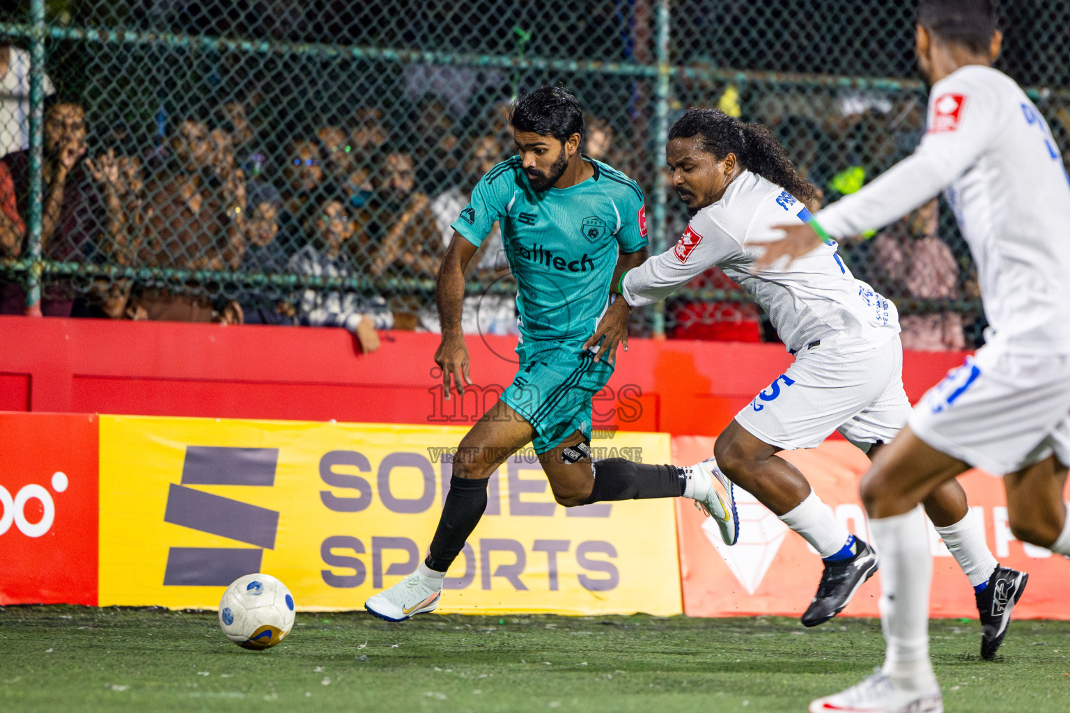 S Feydhoo vs S Hithadhoo in Seenu Atoll Final in Day 24 of Golden Futsal Challenge 2025 was held on Tuesday , 28th January 2025, in Hulhumale', Maldives. Photos: Nausham Waheed / images.mv