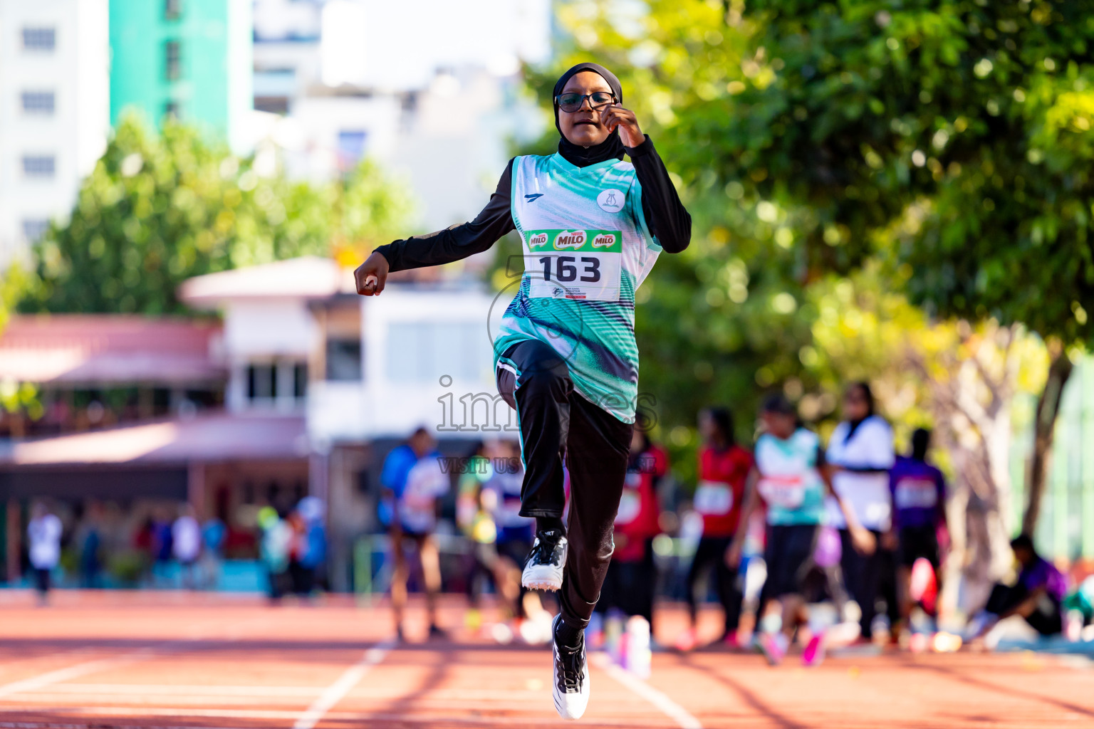 Day 1 of Inter-school Athletics Championship 2025 held in Ekuveni Synthetic Track, Male', Maldives on Monday, 06th October 2025. Photos by: Nausham Waheed / Images.mv