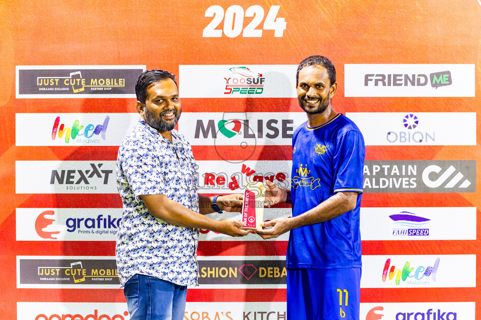 Dhunthari FC vs Friends in Day 6 of Eydhafushi Futsal Cup 2024 was held on Saturday, 13th April 2024, in B Eydhafushi, Maldives Photos: Nausham Waheed / images.mv