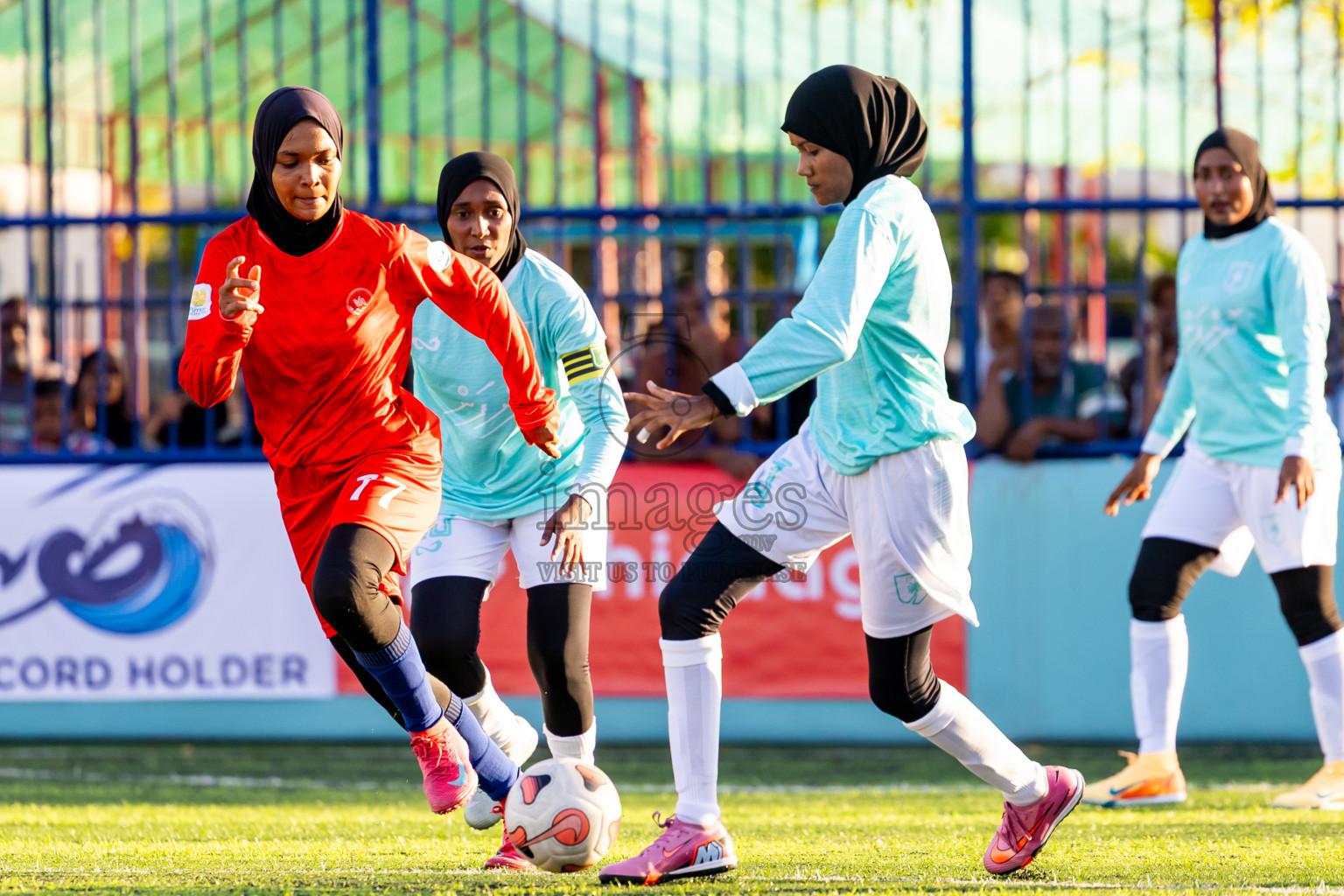 Dhonfanu vs Eydhafushi in Day 1 of Better in Baa Futsal Fiesta 2025 Woman's division held in B. Eydhafushi, Maldives on Wednesday, 5th November 2025. Photos: Nausham Waheed / images.mv