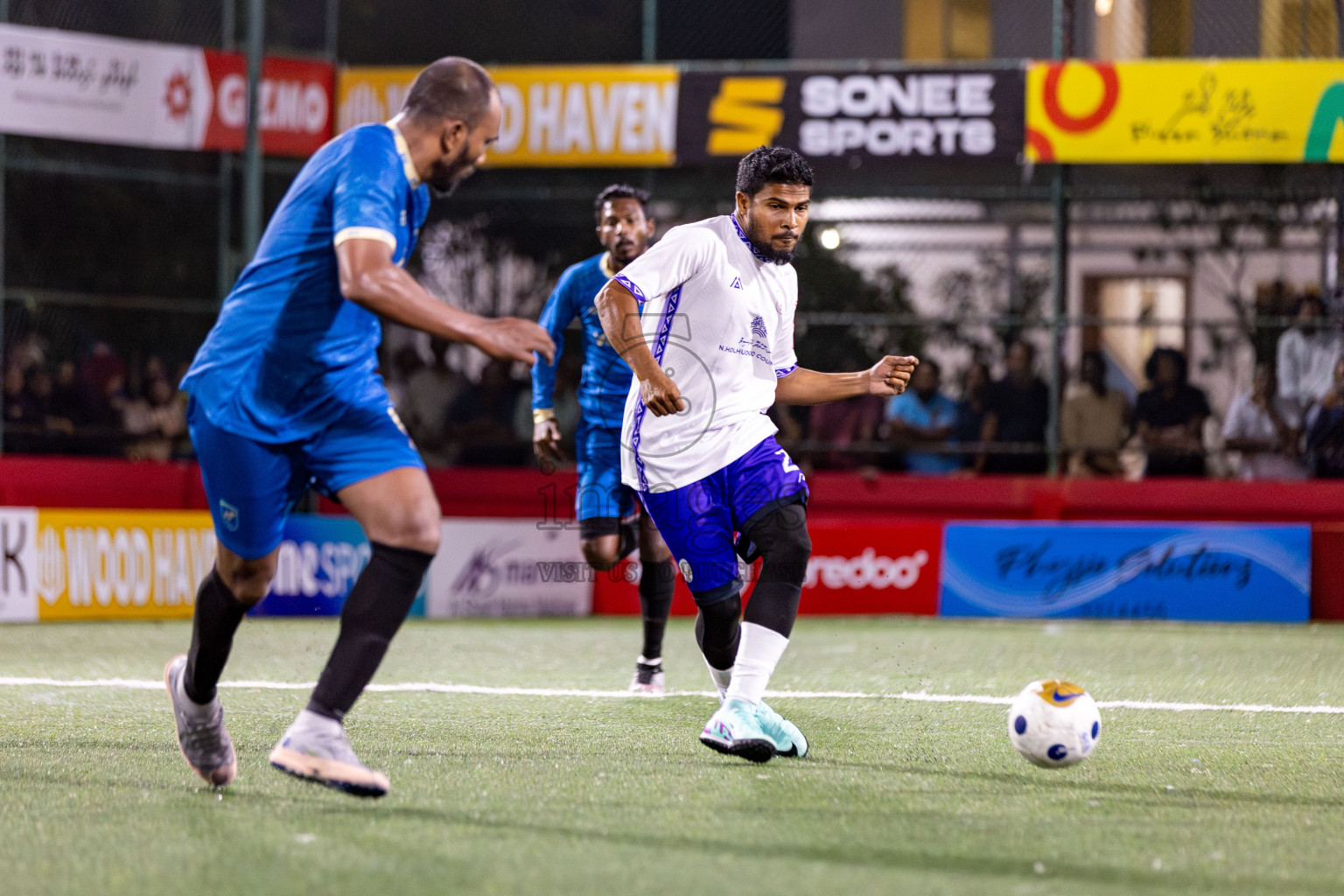 N Holhudhoo vs N Velidhoo in Day 12 of Golden Futsal Challenge 2025 was held on Thursday, 16th January 2025, in Hulhumale', Maldives.
Photos: Hassan Simah / images.mv