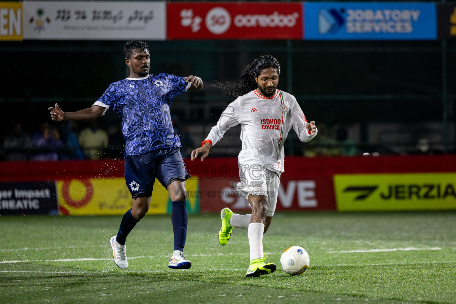 L. Isdhoo VS L. Mundoo in Day 18 of Golden Futsal Challenge 2025 was held on Wednesday, 22nd January 2025, in Hulhumale', Maldives. Photos: Nausham Waheed / images.mv