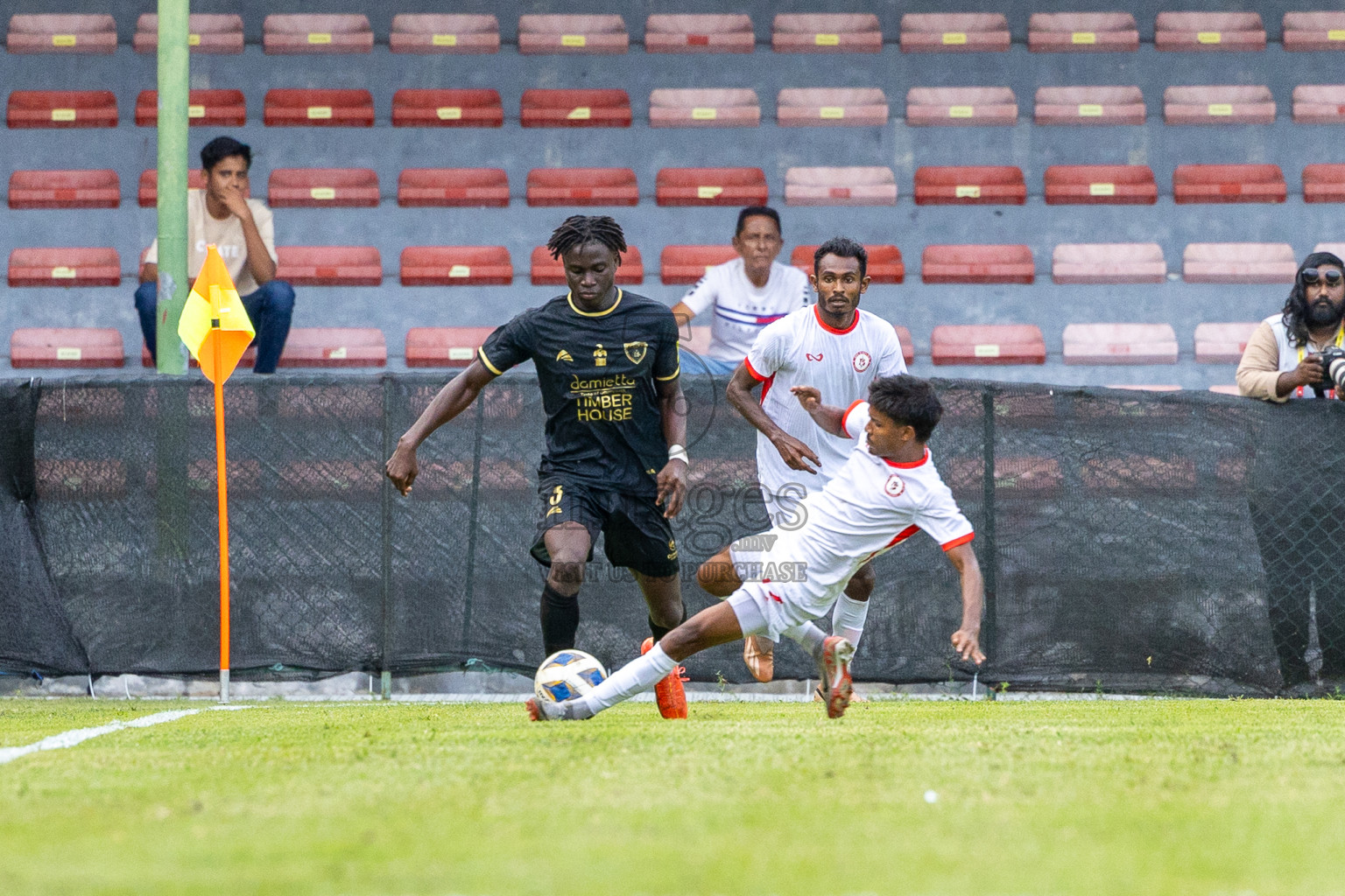 Club Eagles vs Buru Sports Club in Dhivehi Premier League 2025/26 held in National Football Stadium, Male', Maldives on Wednesday, 24th September 2025. Photos: Mohamed Mahfooz Moosa / Images.mv
