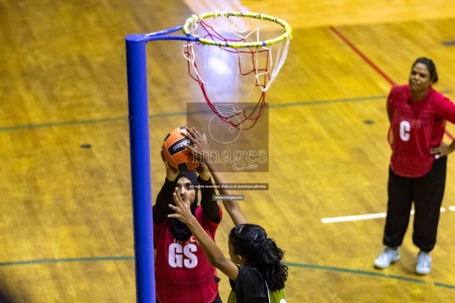 Lorenzo Sports Club vs Youth United Sports Club in the Milo National Netball Tournament 2022 on 20 July 2022, held in Social Center, Male', Maldives. Photographer: Hassan Simah / Images.mv