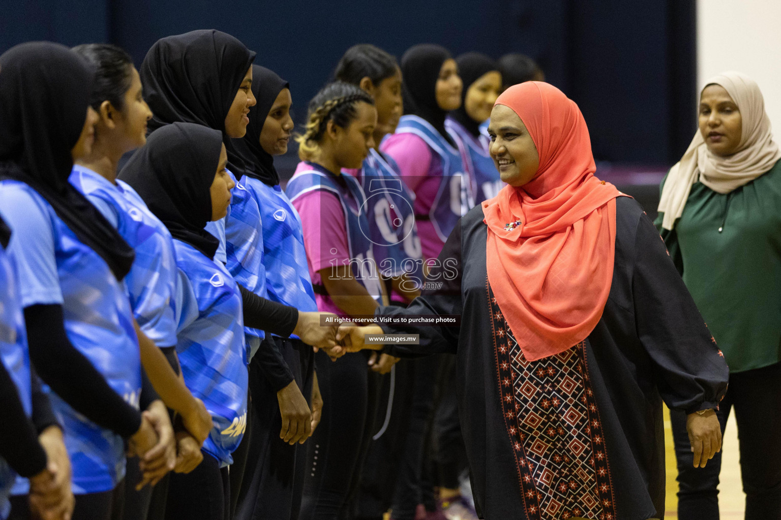 Shinning Star vs Mahibadhoo in the Milo National Netball Tournament 2022 on 21 July 2022, held in Social Center, Male', Maldives. Photographer: Shuu / Images.mv