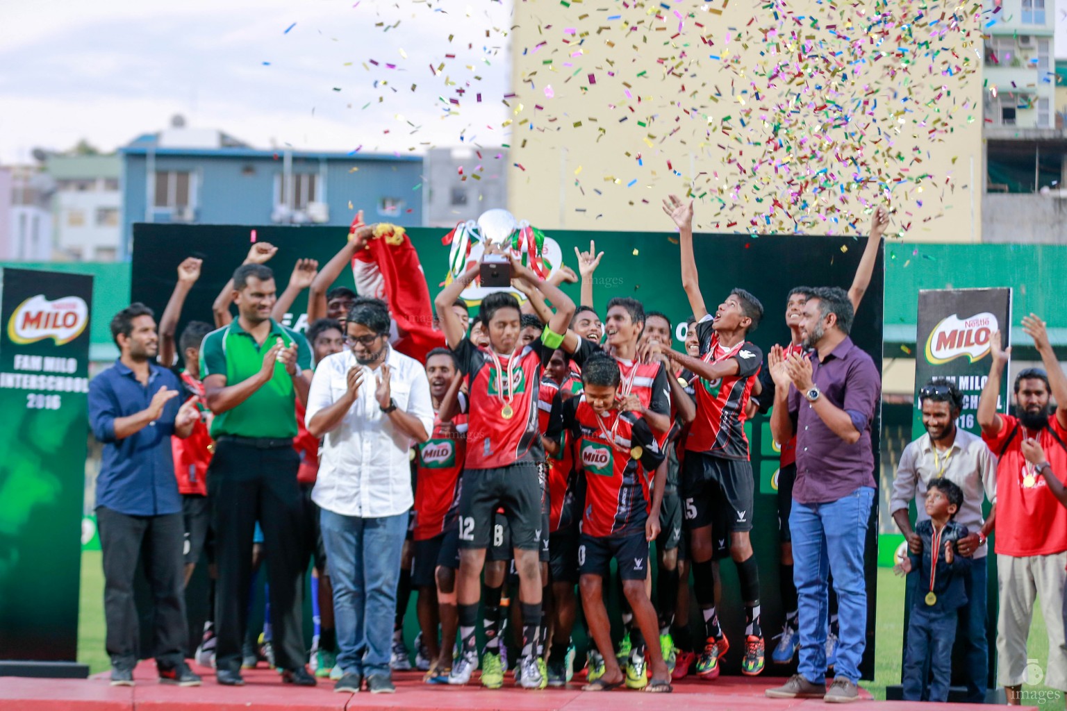 Finals of Interschool Under 16 between Dhaalu Atoll Education Center and Ghaazee School in Male', Maldives, Saturday, April. 15, 2016.(Images.mv Photo/ Hussain Sinan).