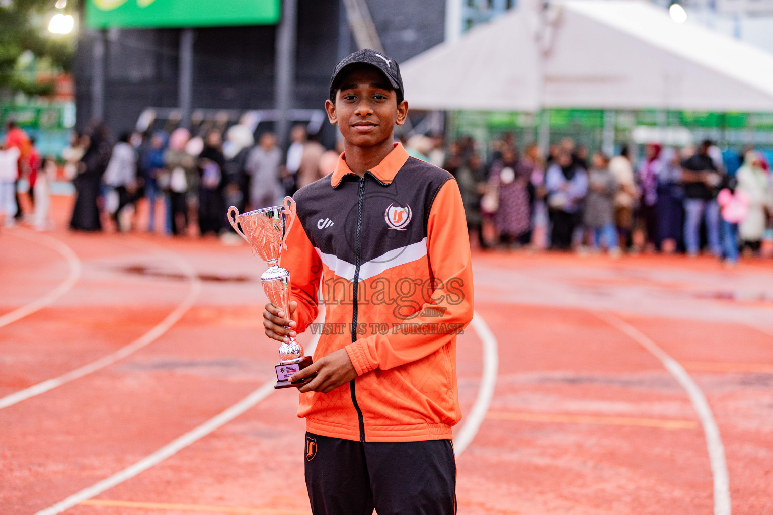 Day 6 of Inter-school Athletics Championship 2025 held in Ekuveni Synthetic Track, Male', Maldives on Sunday, 12th October 2025. Photos by: Areef Adam / Images.mv