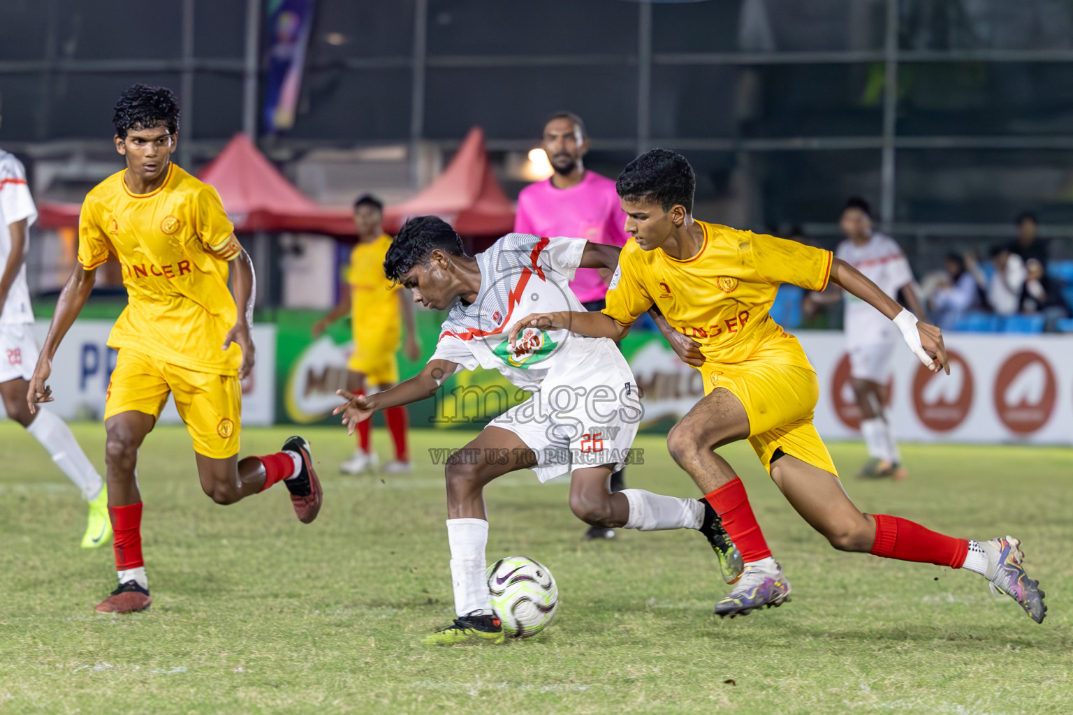 Day 10 of Dhivehi Youth League 2024 was held at Henveiru Stadium, Male', Maldives on Sunday, 15th December 2024.
Photos: Ismail Thoriq / Images.mv