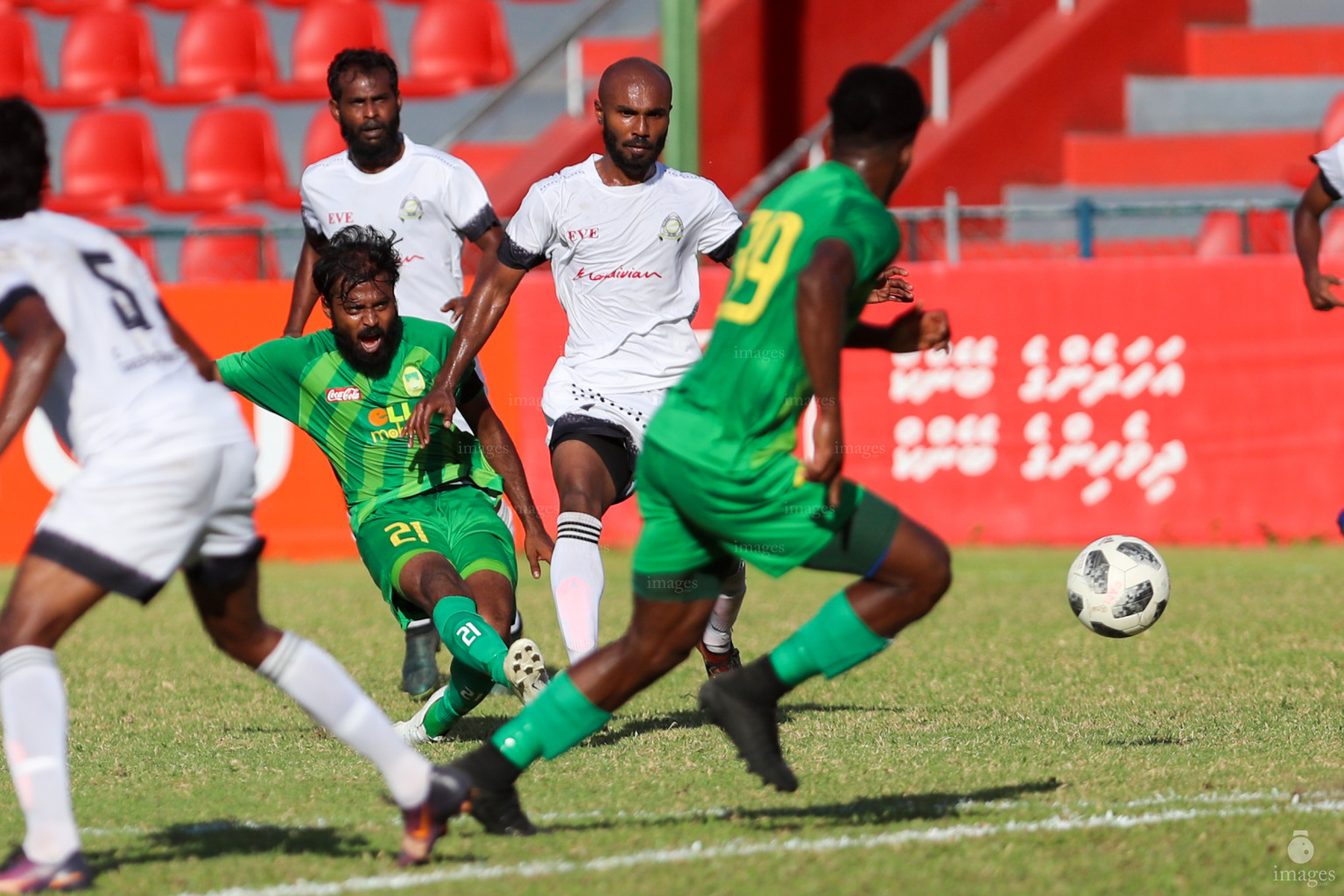 Maziya SRC vs Green Streets in Dhiraagu Dhivehi Premier League 2018 in Male, Maldives, Sunday October 21, 2018. (Images.mv Photo/Suadh Abdul Sattar)