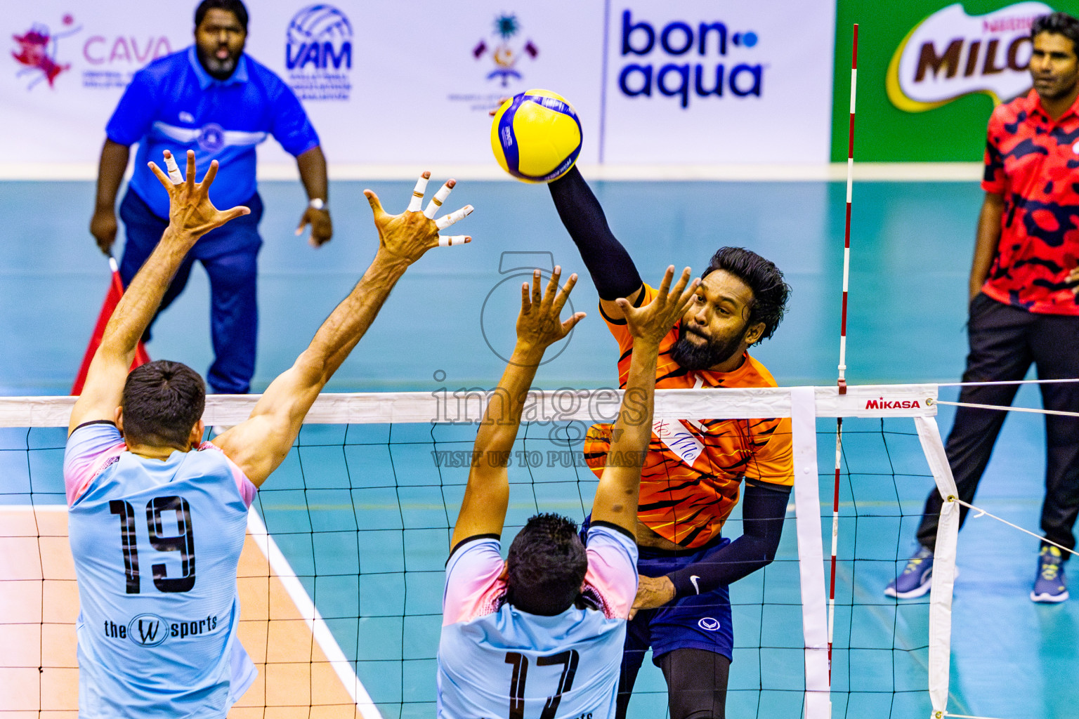 Sports Club City vs Blues for Volleyball in Day 2 of MILO VAM Cup 2024 Men's Division was held in Social Center Indoor Hall on Tuesday, 29th October 2024. Photos: Nausham Waheed / images.mv