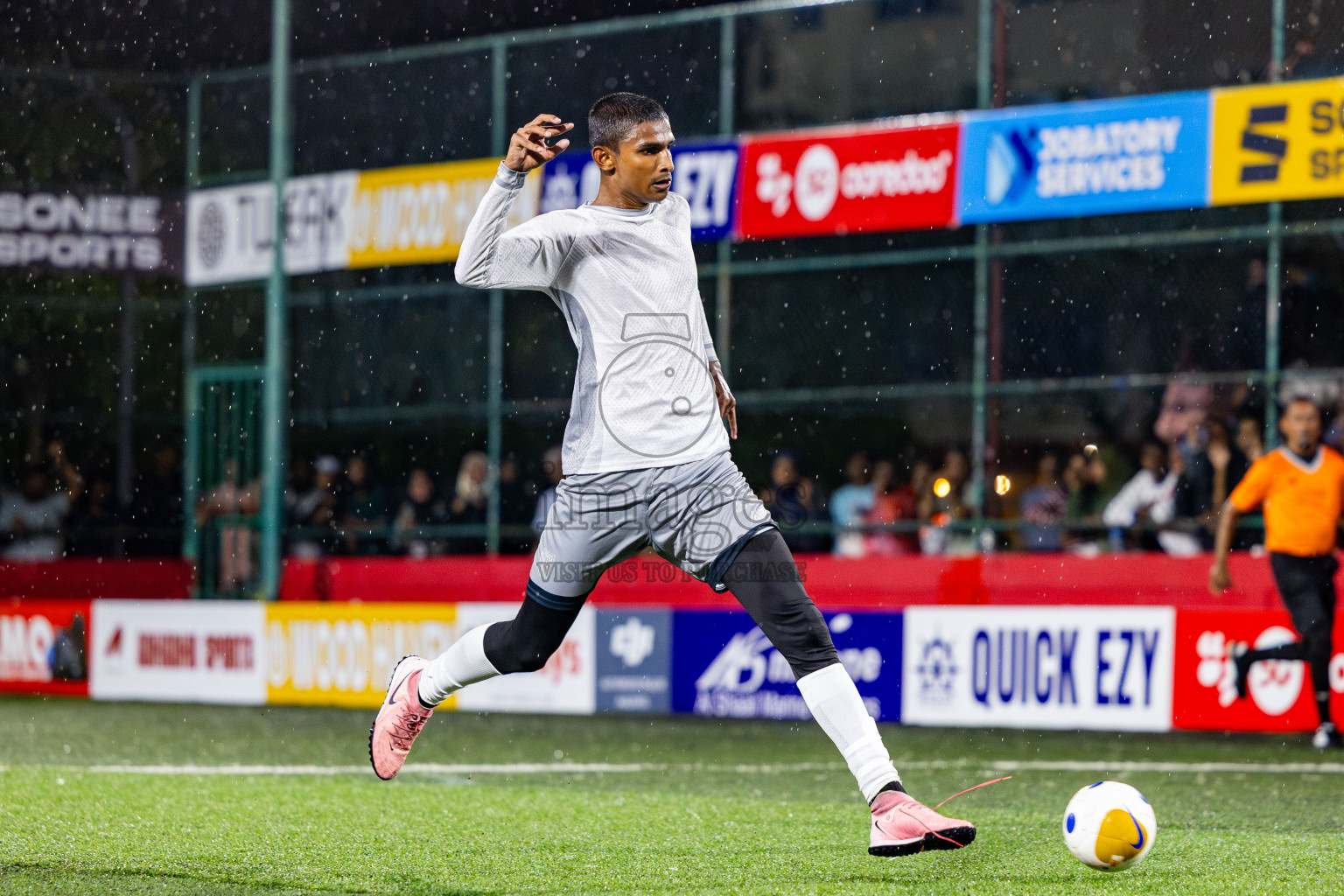 Thaa Veymadoo VS Thaa Buruni in Day 6 of Golden Futsal Challenge 2025 on Friday, 6th January 2025, in Hulhumale', Maldives Photos: Nausham Waheed / images.mv