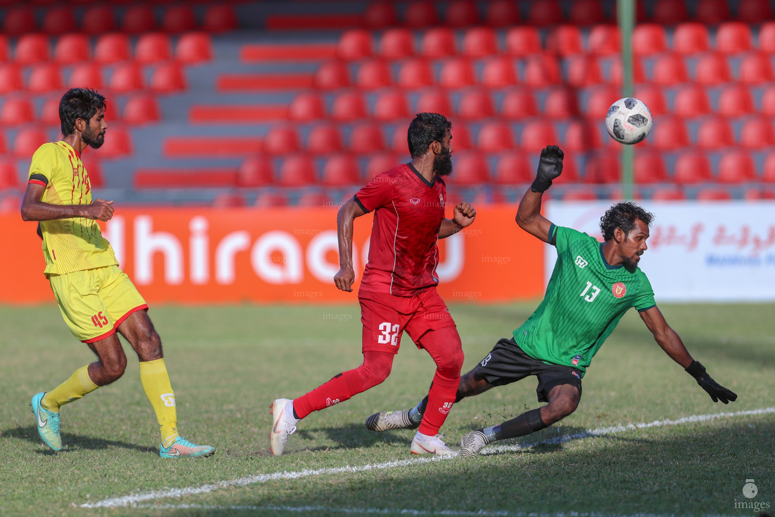 TC Sports Club vs Victory Sports Club in Dhiraagu Dhivehi Premier League 2018 in Male, Maldives, Monday  October 22, 2018. (Images.mv Photo/Suadh Abdul Sattar)