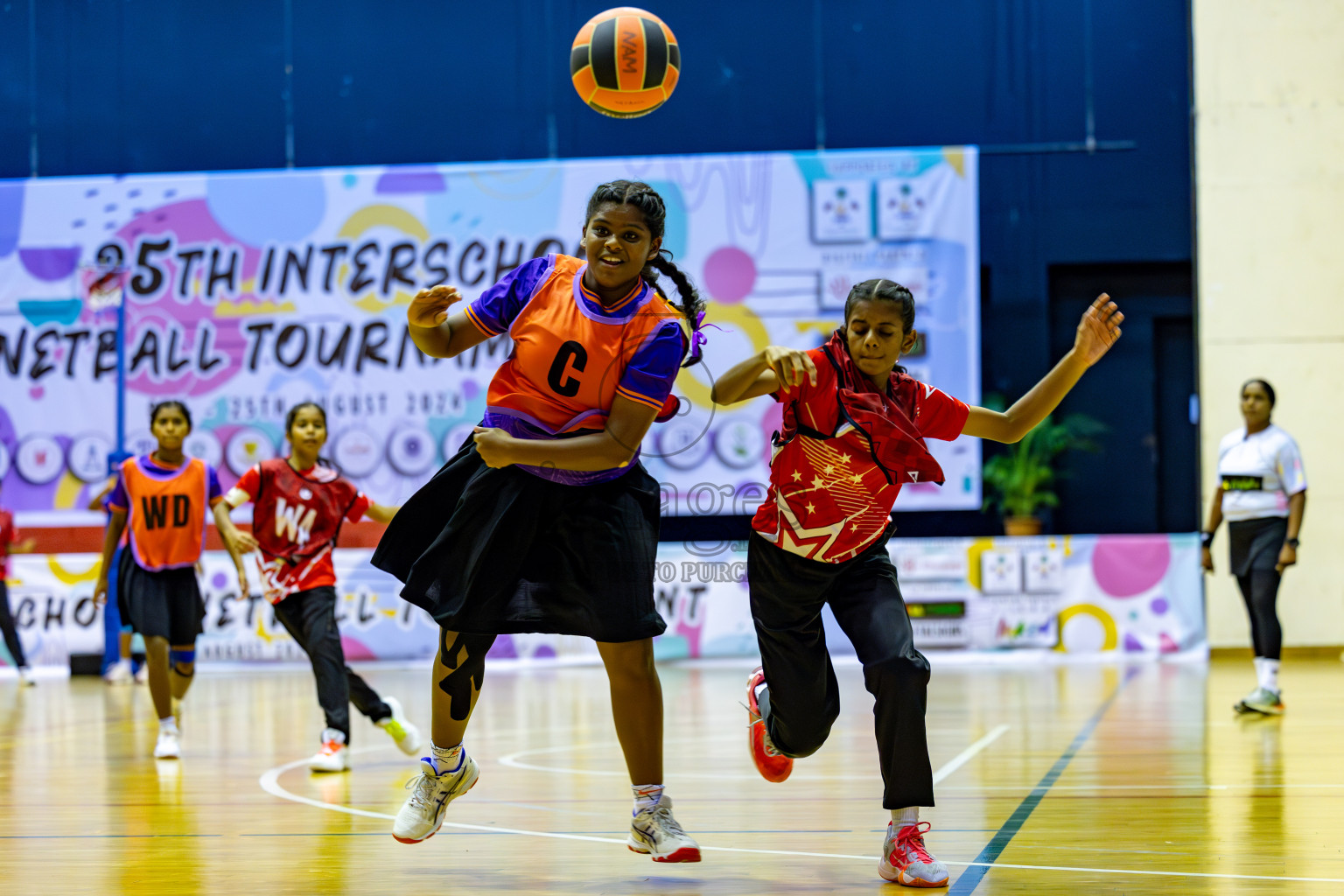 Iskandhar School vs Ghiyasuddin International School in the U15 Finals of Inter-school Netball Tournament held in Social Center at Male', Maldives on Monday, 26th August 2024. Photos: Hassan Simah / images.mv