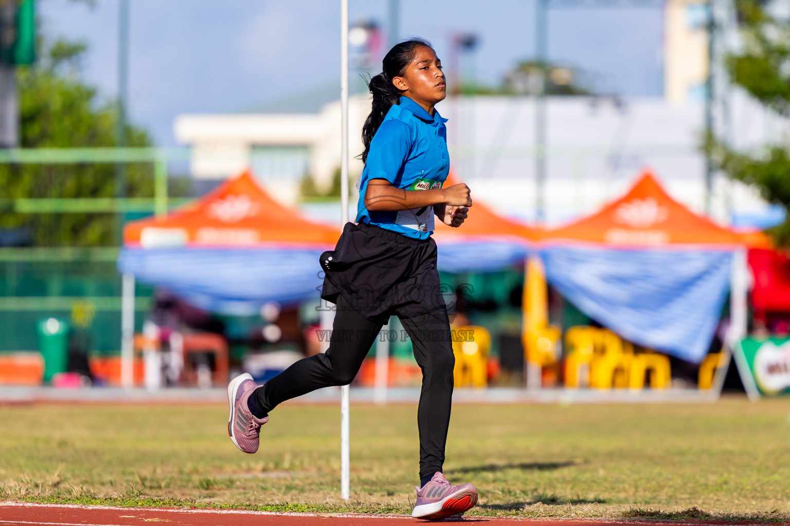 Day 2 of Inter-school Athletics Championship 2025 held in Ekuveni Synthetic Track, Male', Maldives on Tuesday, 07th October 2025. Photos by: Nausham Waheed / Images.mv
