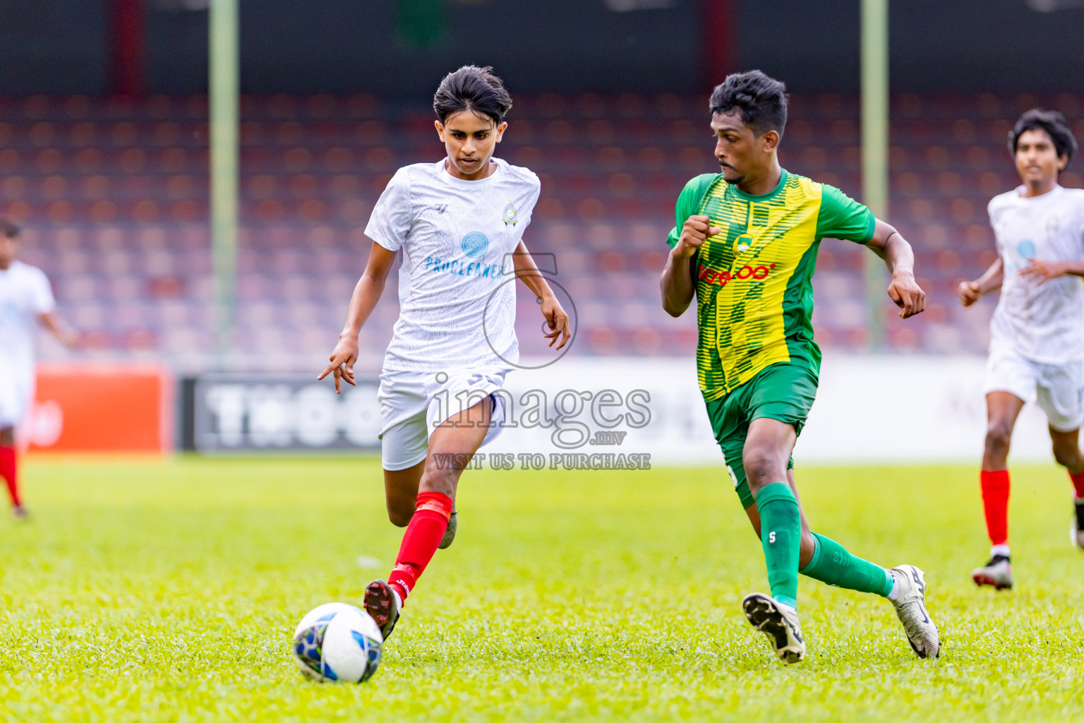 Maziya SRC vs Club Green Streets in Day 2 of Under 19 Youth Championship 2024 was held at National Stadium in Male', Maldives on Monday, 10th June 2024. Photos: Nausham Waheed / images.mv b