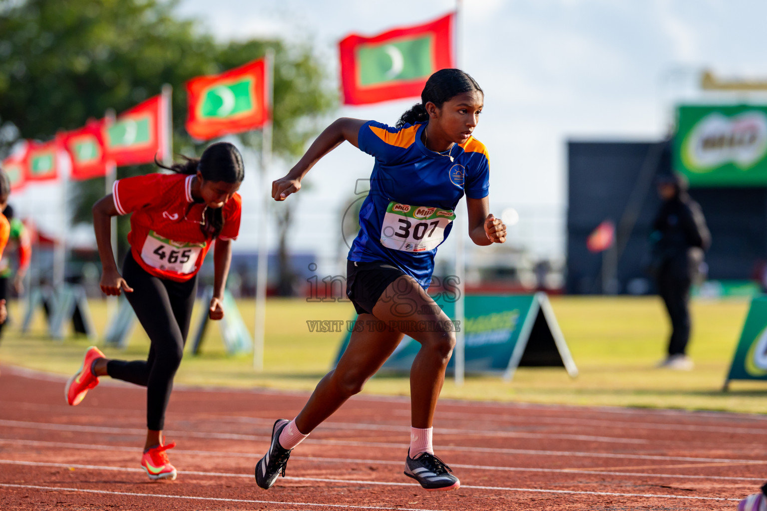 Day 4 of Inter-school Athletics Championship 2025 held in Ekuveni Synthetic Track, Male', Maldives on Thursday, 09th October 2025. Photos by: Nausham Waheed / Images.mv