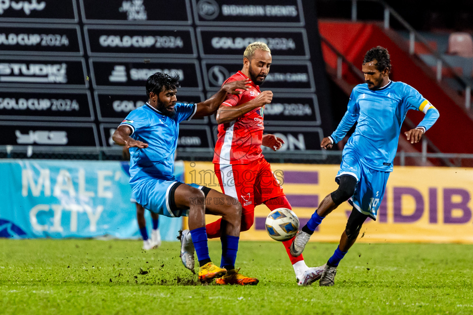 Addu City vs R Alifushi in Semi Finals of Gold Cup 2024 held at National Football Stadium on Saturday, 21st December 2024. Photos: Nausham Waheed / Images.mv