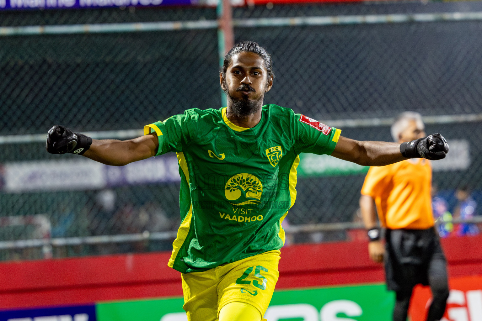 GDh Vaadhoo vs HA Dhidhdhoo in Round of 16 on Day 39 of Golden Futsal Challenge 2025 was held on Saturday, 15th February 2025 in Hulhumale', Maldives. Photos: Hassan Simah/ images.mv