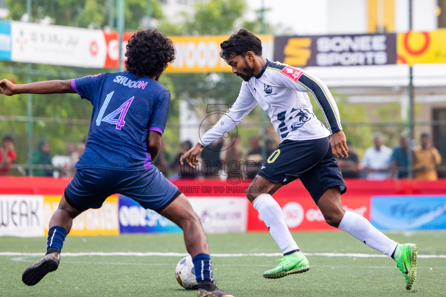 K Gulhi vs K Guraidhoo in Day 15 of Golden Futsal Challenge 2025 was held on Sunday, 19th January 2025, in Hulhumale', Maldives. Photos: Nausham Waheed / images.mv