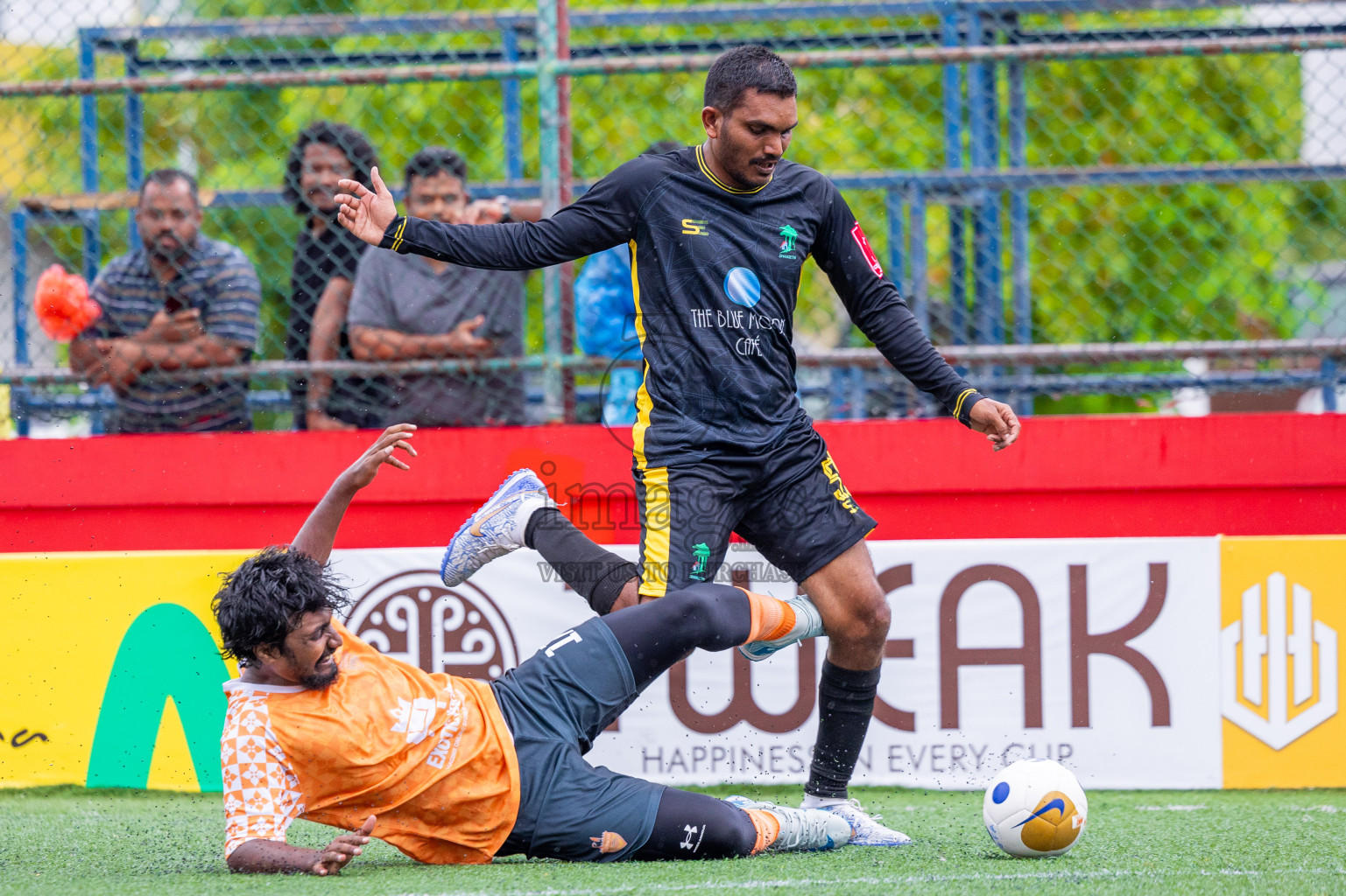 ADh Dhangethi vs ADh Hangnaameedhoo in Day 10 of Golden Futsal Challenge 2025 was held on Tuesday, 14th January 2025, in Hulhumale', Maldives Photos: Shuu Abdul Sattar / images.mv