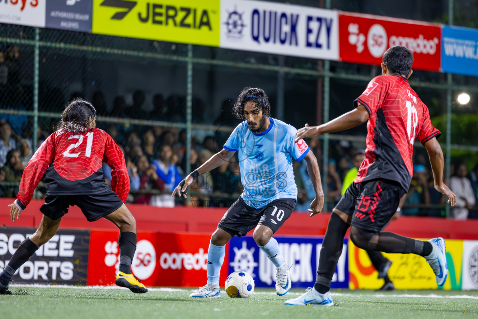 HDh Neykurendhoo vs HDh Kumundhoo in Haa Dhaalu Atoll Semi Final on Day 23 of Golden Futsal Challenge 2025 was held on Monday , 27th January 2025, in Hulhumale', Maldives.
Photos: Ismail Thoriq / images.mv