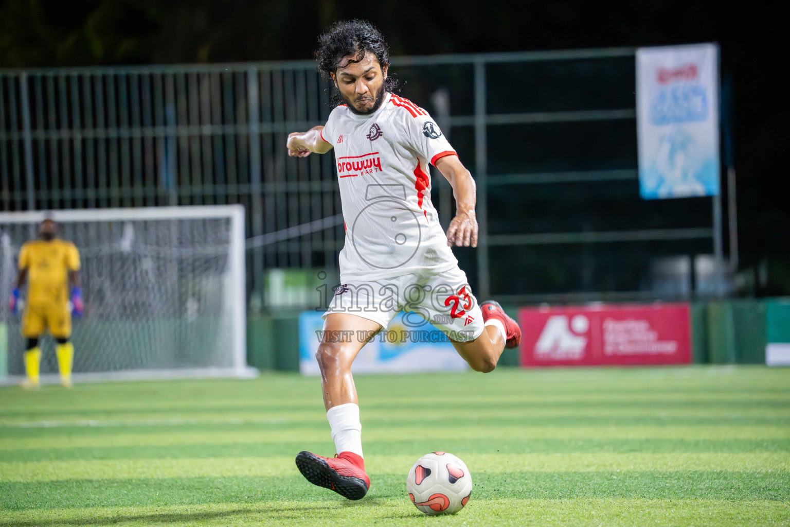 Maahinne UTD VS Outreef SC in Day 1 - Fonadhoo Youth Futsal Challenge 2025 was held in Fonadhoo Futsal Stadium, L. Fonadhoo, Maldives on Sunday, 26th October 2025 Photos: Arif Rasheed / images.mv