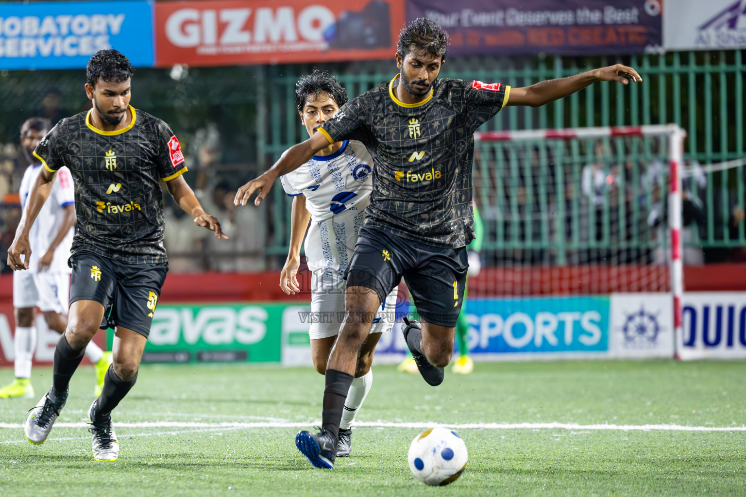 V Felidhoo vs V Keyodhoo in Atoll Round Final on Day 22 of Golden Futsal Challenge 2025 was held on Sunday , 26th January 2025, in Hulhumale', Maldives.
Photos: Ismail Thoriq / images.mv
