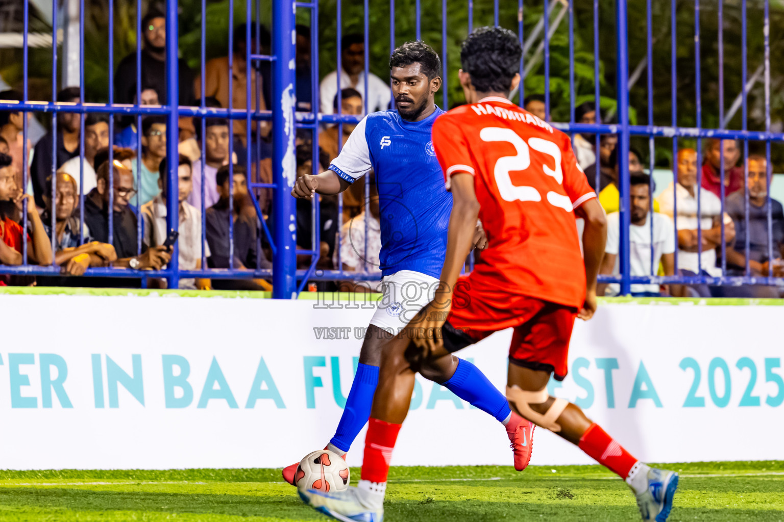 Kudarikilu vs Hithaadhoo in Day 1 of Better in Baa Futsal Fiesta 2025 Men's division held in B. Eydhafushi, Maldives on Wednesday, 5th November 2025. Photos: Nausham Waheed / images.mv