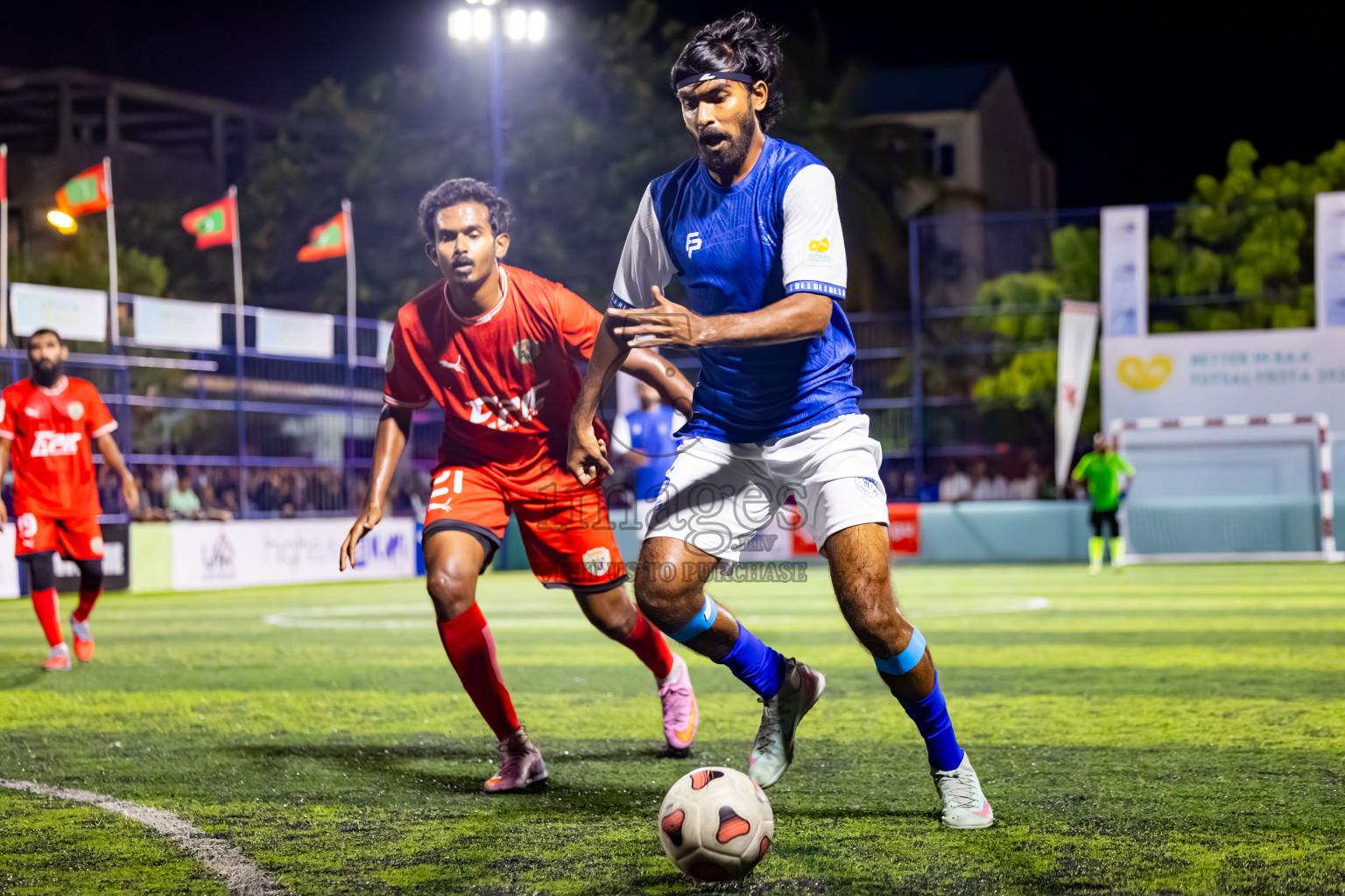 Kudarikilu vs Hithaadhoo in Day 1 of Better in Baa Futsal Fiesta 2025 Men's division held in B. Eydhafushi, Maldives on Wednesday, 5th November 2025. Photos: Nausham Waheed / images.mv