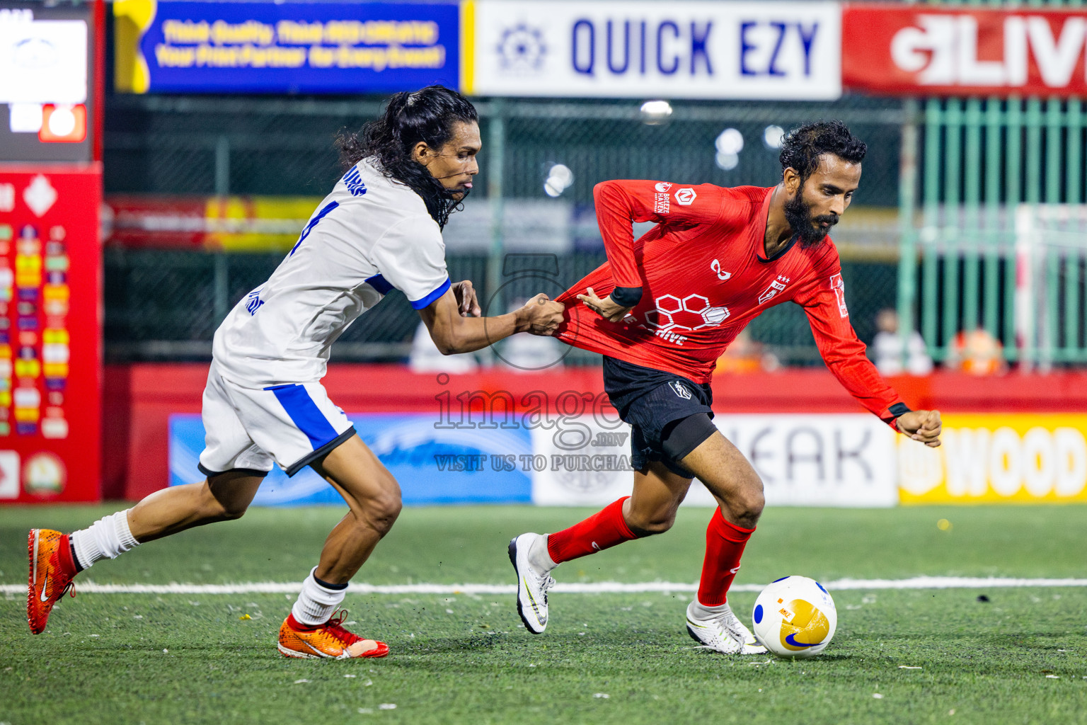 Th Thimarafushi VS Th Veymandoo in Atoll Round Semi-Final on Day 22 of Golden Futsal Challenge 2025 was held on Sunday , 26th January 2025, in Hulhumale', Maldives. Photos: Nausham Waheed / images.mv