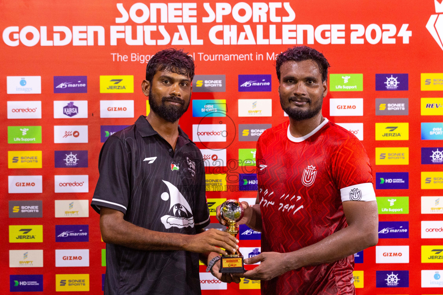 HDh Nolhivaran vs HDh Kumundhoo in Day 6 of Golden Futsal Challenge 2024 was held on Saturday, 20th January 2024, in Hulhumale', Maldives
Photos: Ismail Thoriq / images.mv