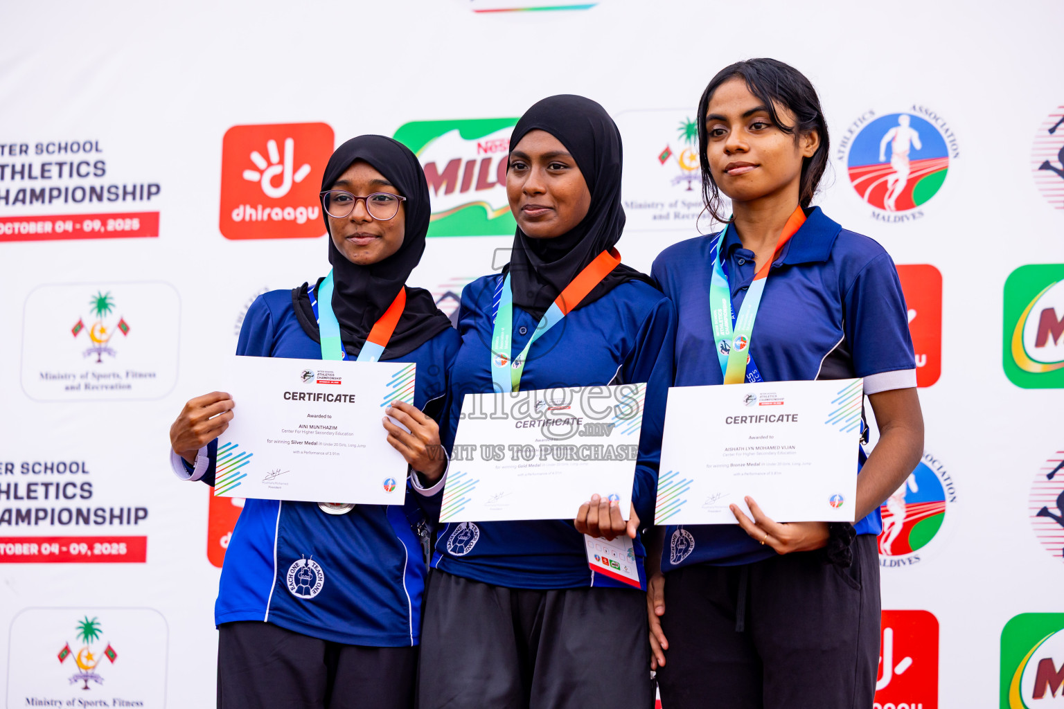 Day 4 of Inter-school Athletics Championship 2025 held in Ekuveni Synthetic Track, Male', Maldives on Thursday, 09th October 2025. Photos by: Nausham Waheed / Images.mv