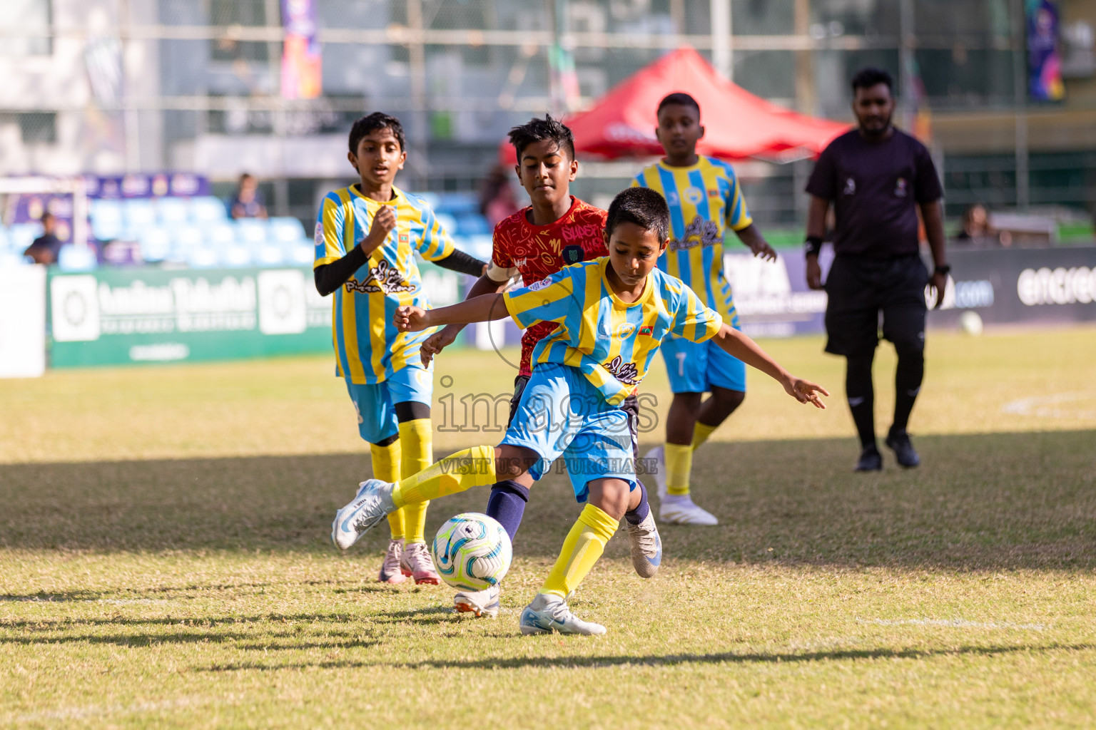 Club Valencia vs Super United Sports (U12) in Day 9 of Dhivehi Youth League 2024 held at Henveiru Stadium on Saturday, 14th December 2024. Photos: Mohamed Mahfooz Moosa / Images.mv