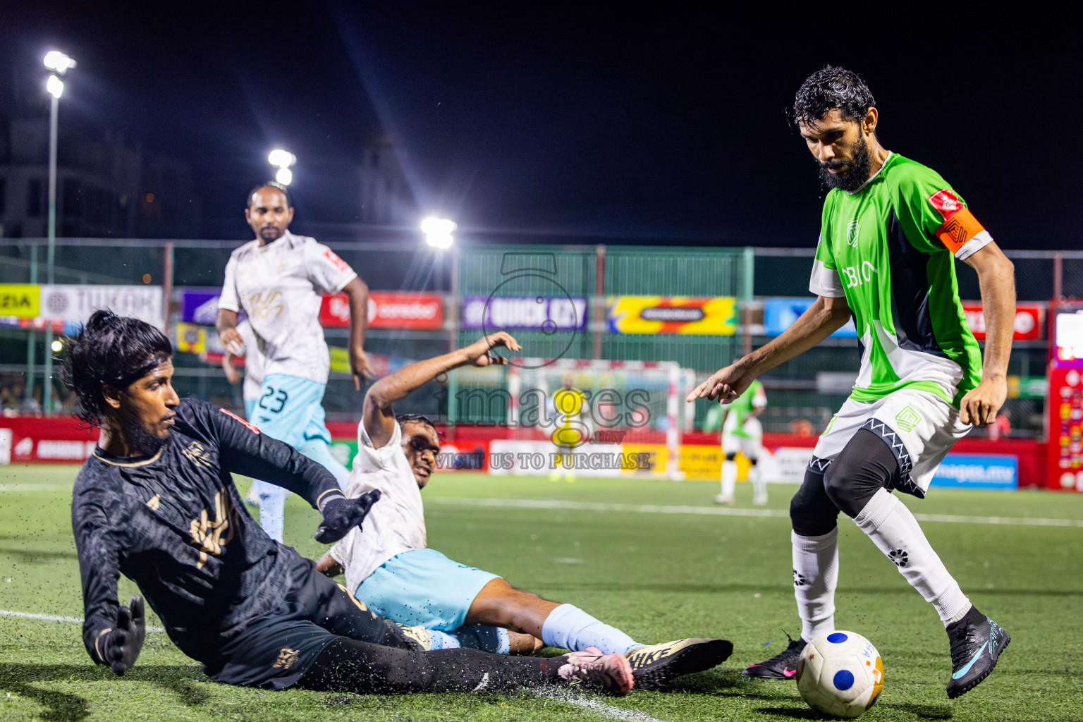 HDh Naivaadhoo vs HDh Makunudhoo in Atoll Round Semi-Final on Day 23 of Golden Futsal Challenge 2025 was held on Monday , 27th January 2025, in Hulhumale', Maldives. Photos: Nausham Waheed / images.mv