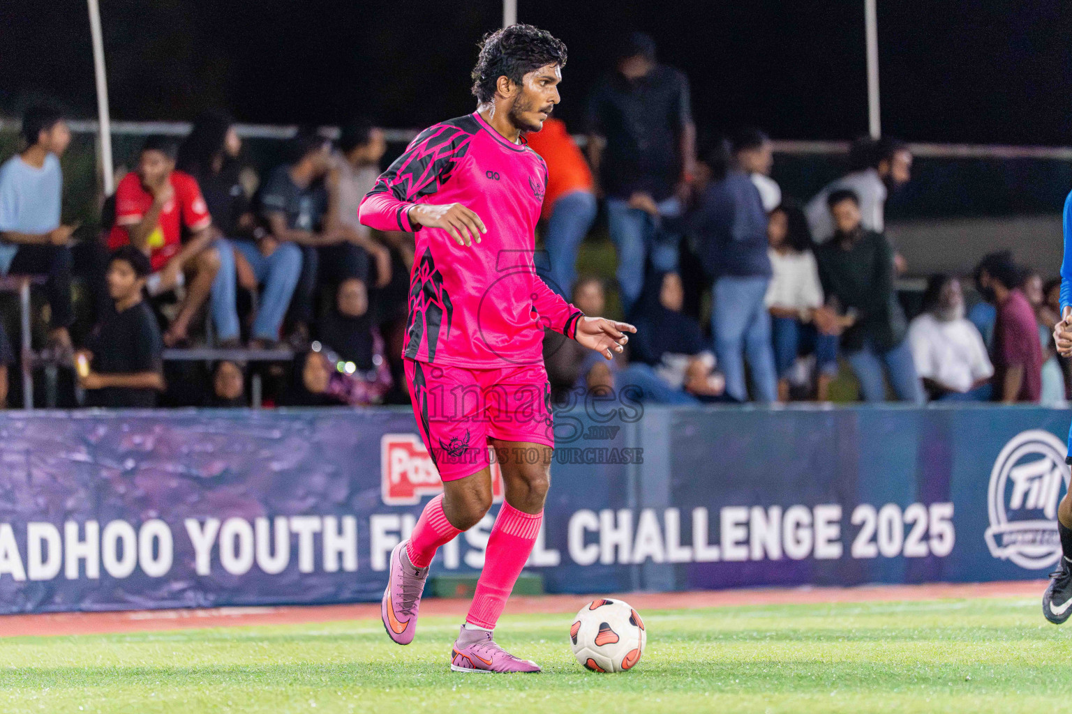 Goalhians VS Foemathi in Day 4 - Fonadhoo Youth Futsal Challenge 2025 held in Fonadhoo Futsal Stadium, L. Fonadhoo, Maldives on Wednesday, 29th October 2025 Photos: Arif Rasheed / images.mv