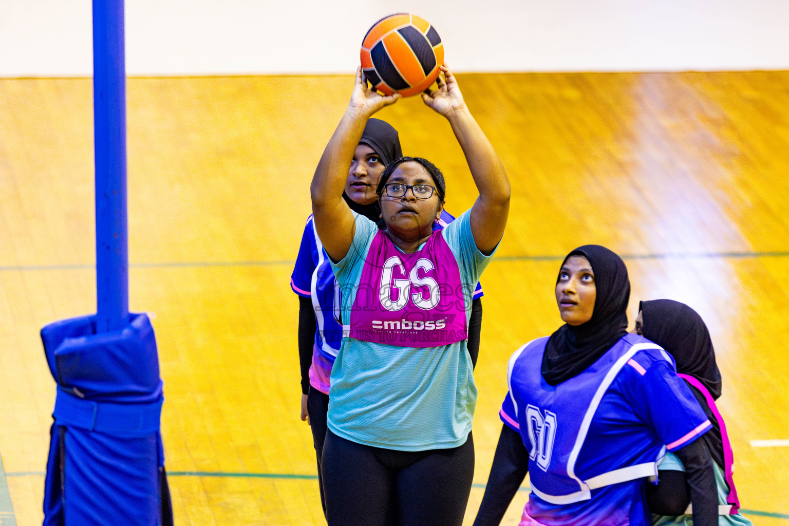 Kulhudhuffushi Youth & Recreation Club vs Club Green StreetDay 2 of 21st National Netball Tournament was held in Social Canter at Male', Maldives on Friday, 18th May 2024. Photos: Nausham Waheed / images.mv