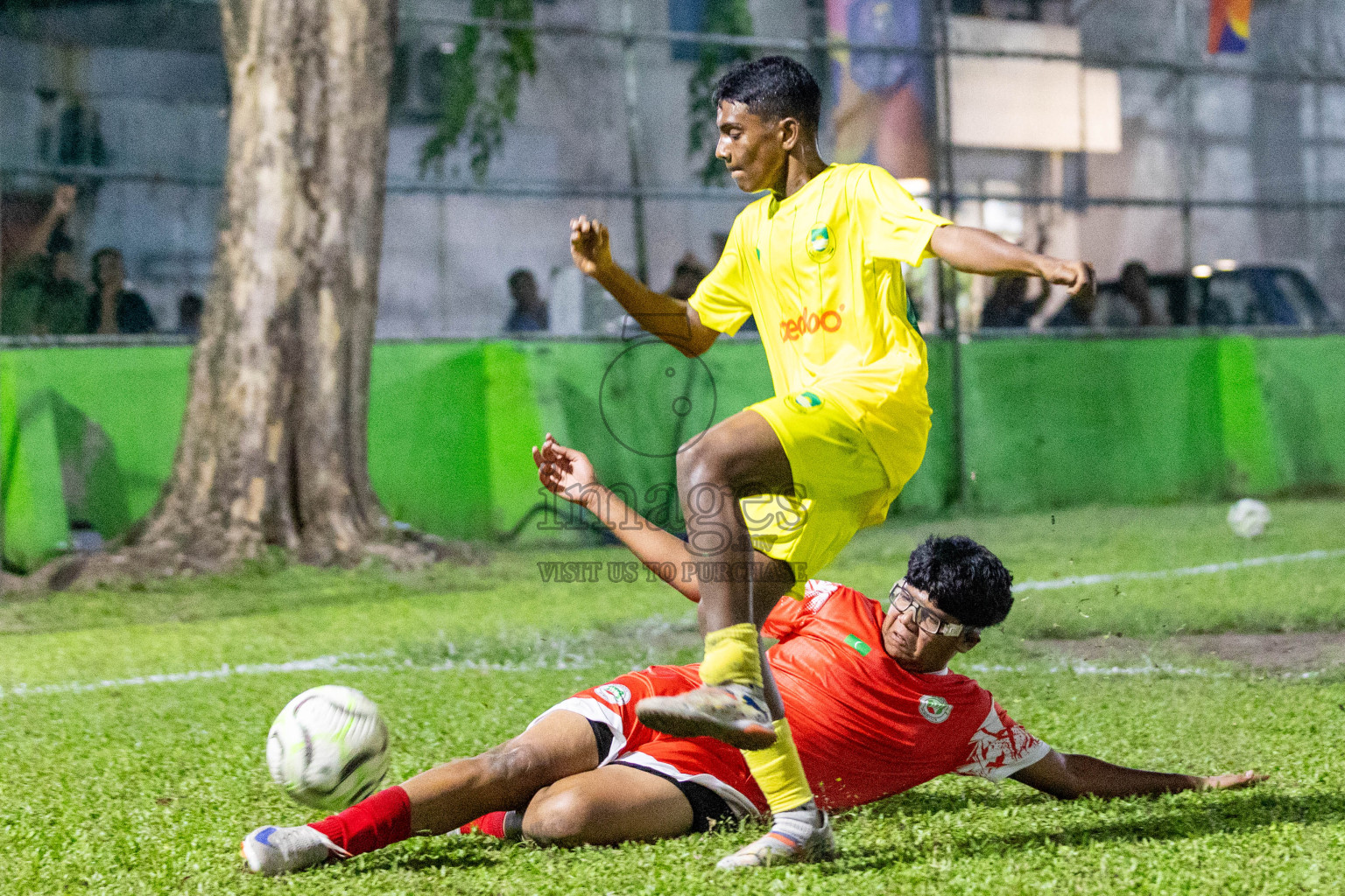 Maziya vs Hurriya (U14) in Day 4 of Dhivehi Youth League 2024 held at Henveiru Stadium on Thursday, 28th November 2024. Photos: Shuu Abdul Sattar/ Images.mv