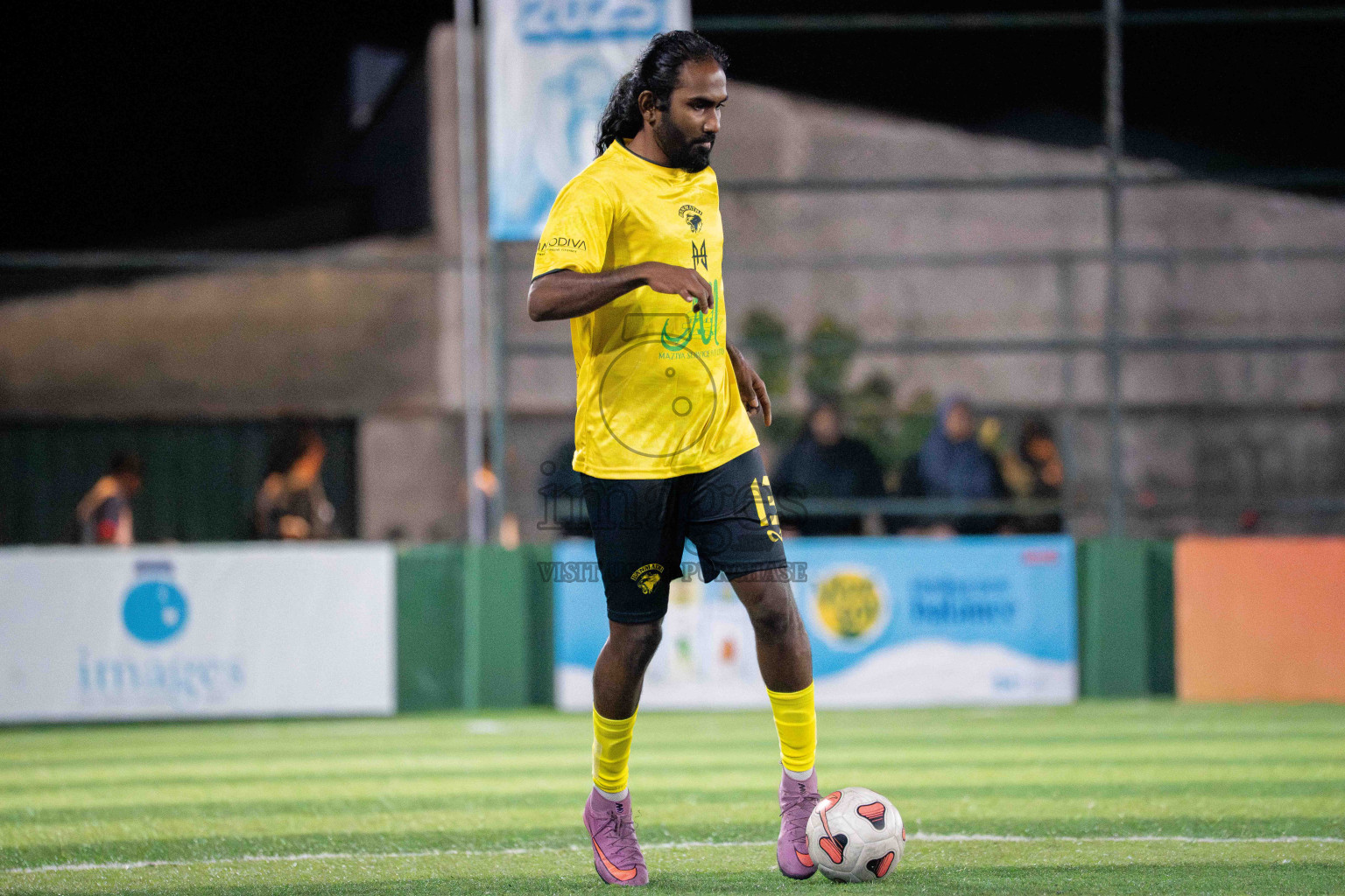 Foemathi VS Kanmathi SC in Day 2 - Fonadhoo Youth Futsal Challenge 2025 held in Fonadhoo Futsal Stadium, L. Fonadhoo, Maldives on Monday, 27th October 2025 Photos: Arif Rasheed / images.mv