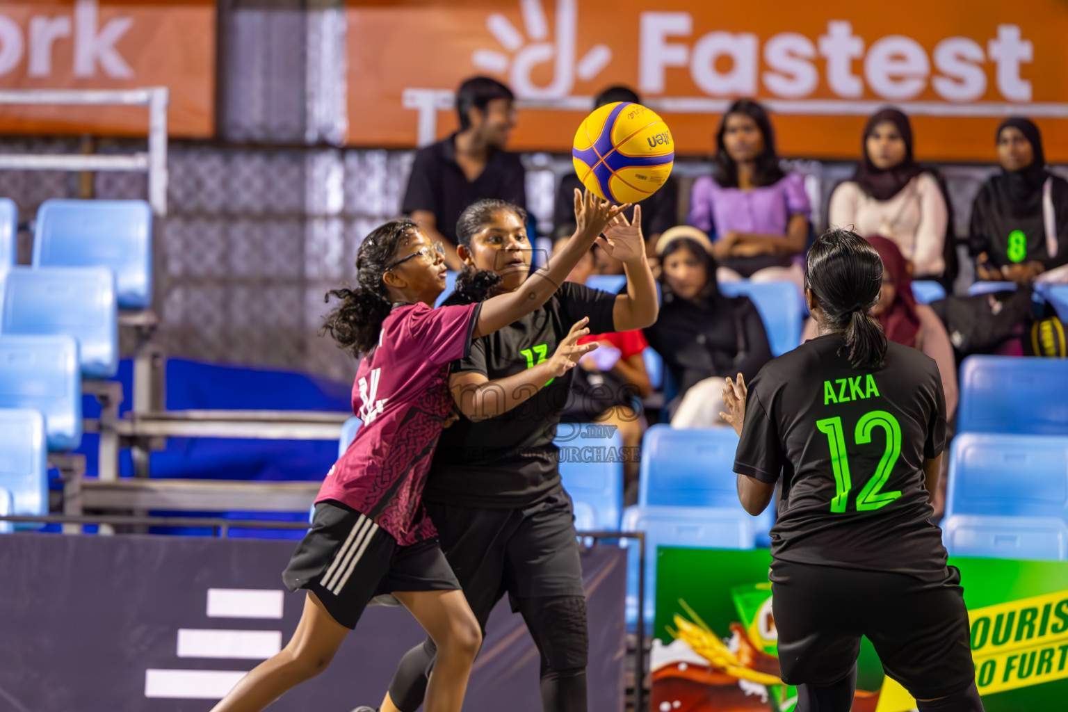 Day 2 of MILO Ramadan 3x3 Challenge 2024 was held in Ekuveni Outdoor Basketball Court at Male', Maldives on Wednesday, 13th March 2024.
Photos: Ismail Thoriq / images.mv