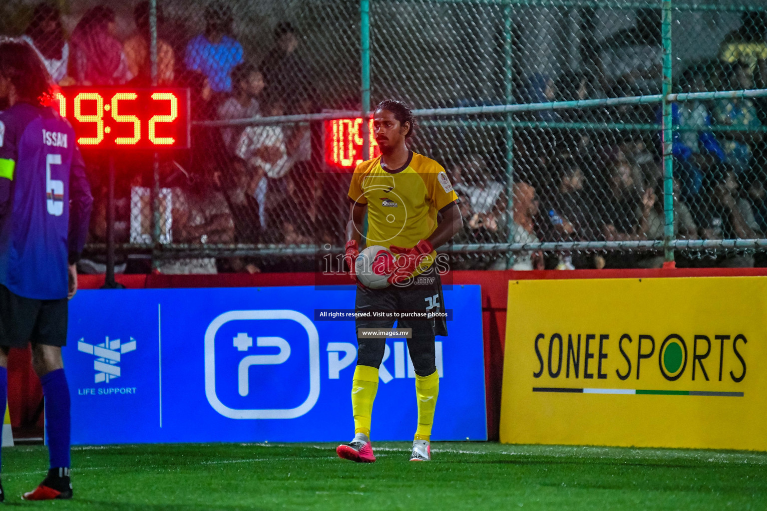 Team Fenaka vs Team Civil Court in Club Maldives Cup 2022 was held in Hulhumale', Maldives on Friday, 14th October 2022. Photos: Nausham Waheed / images.mv