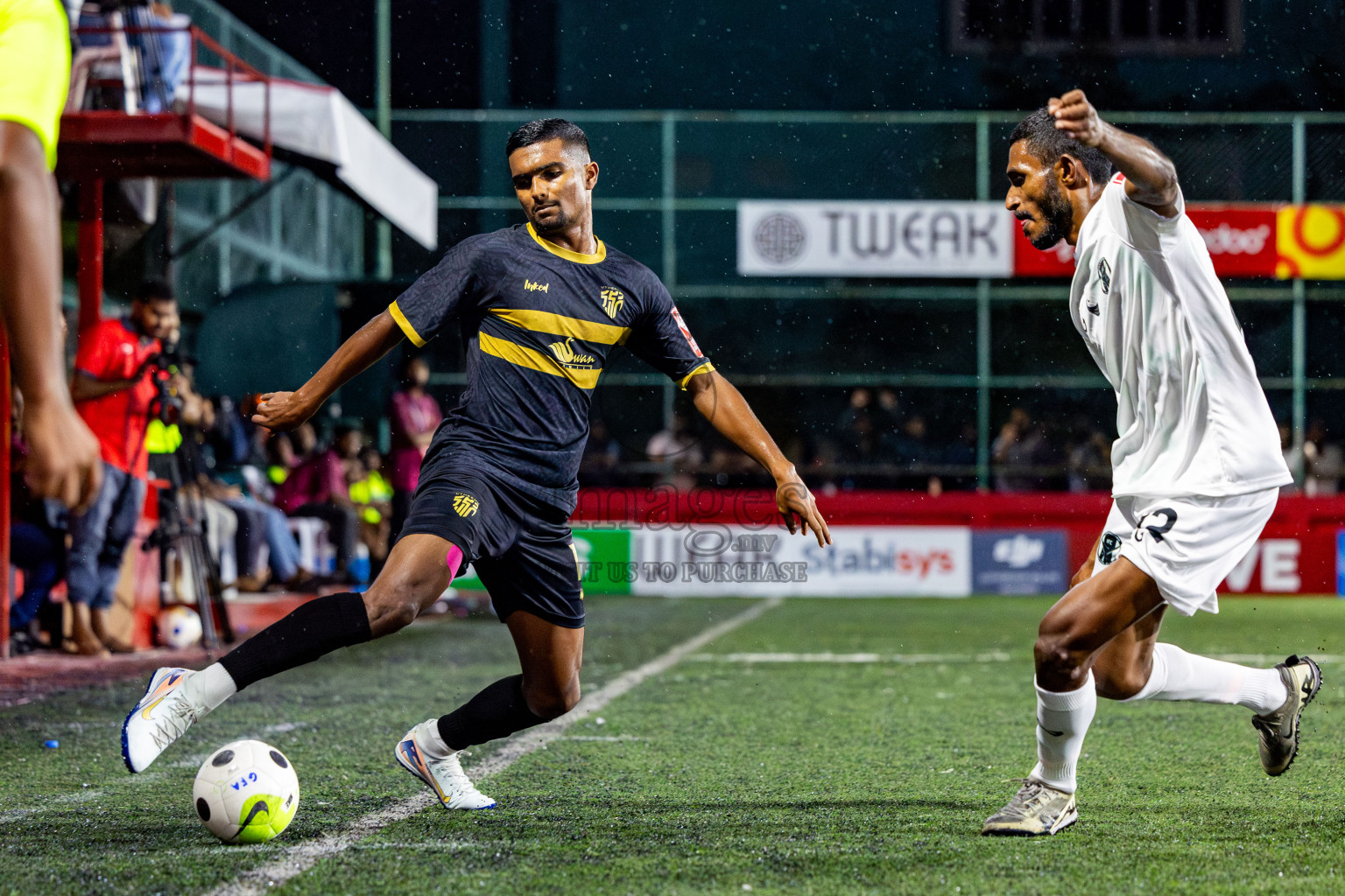 HA Utheem VS HA Ihavandhoo in Day 9 of Golden Futsal Challenge 2025 was held on Monday, 13th January 2025, in Hulhumale', Maldives Photos: Nausham Waheed , Ismail Thoriq / images.mv