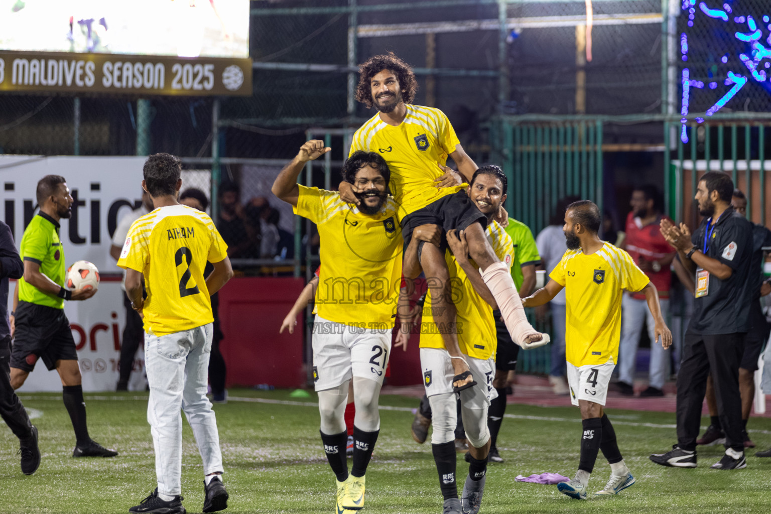 RRC vs STO RC in the Finals of Club Maldives Cup 2025 was held in Rehendhi Futsal Ground, Hulhumale', Maldives on Saturday, 25th October 2025. 
Photos: Hassan Simah / images.mv