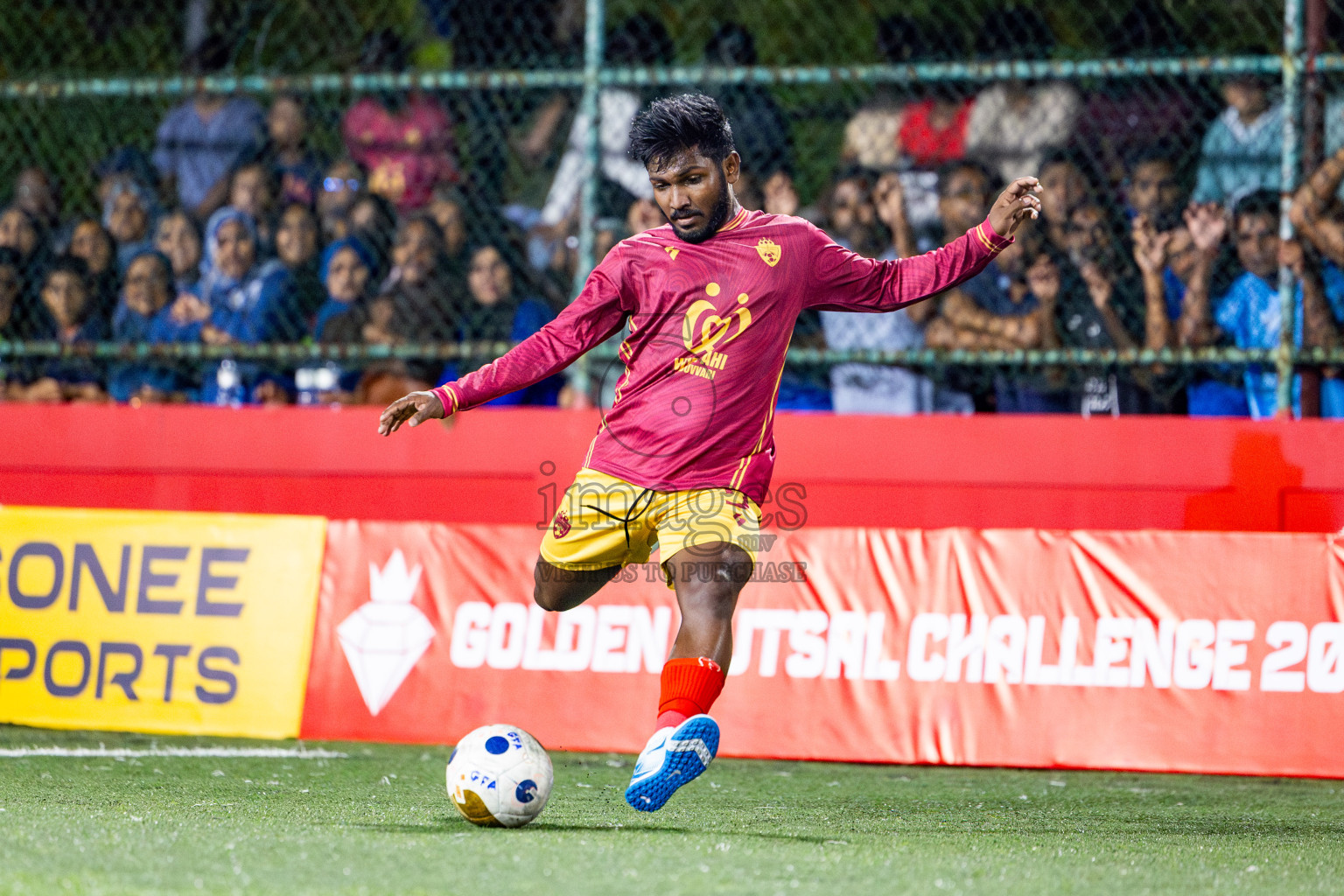 M Maduvvari VS M Dhiggaru in Day 8 of Golden Futsal Challenge 2025 was held on Sunday, 12th January 2025, in Hulhumale', Maldives Photos: Nausham Waheed , Ismail Thoriq / images.mv